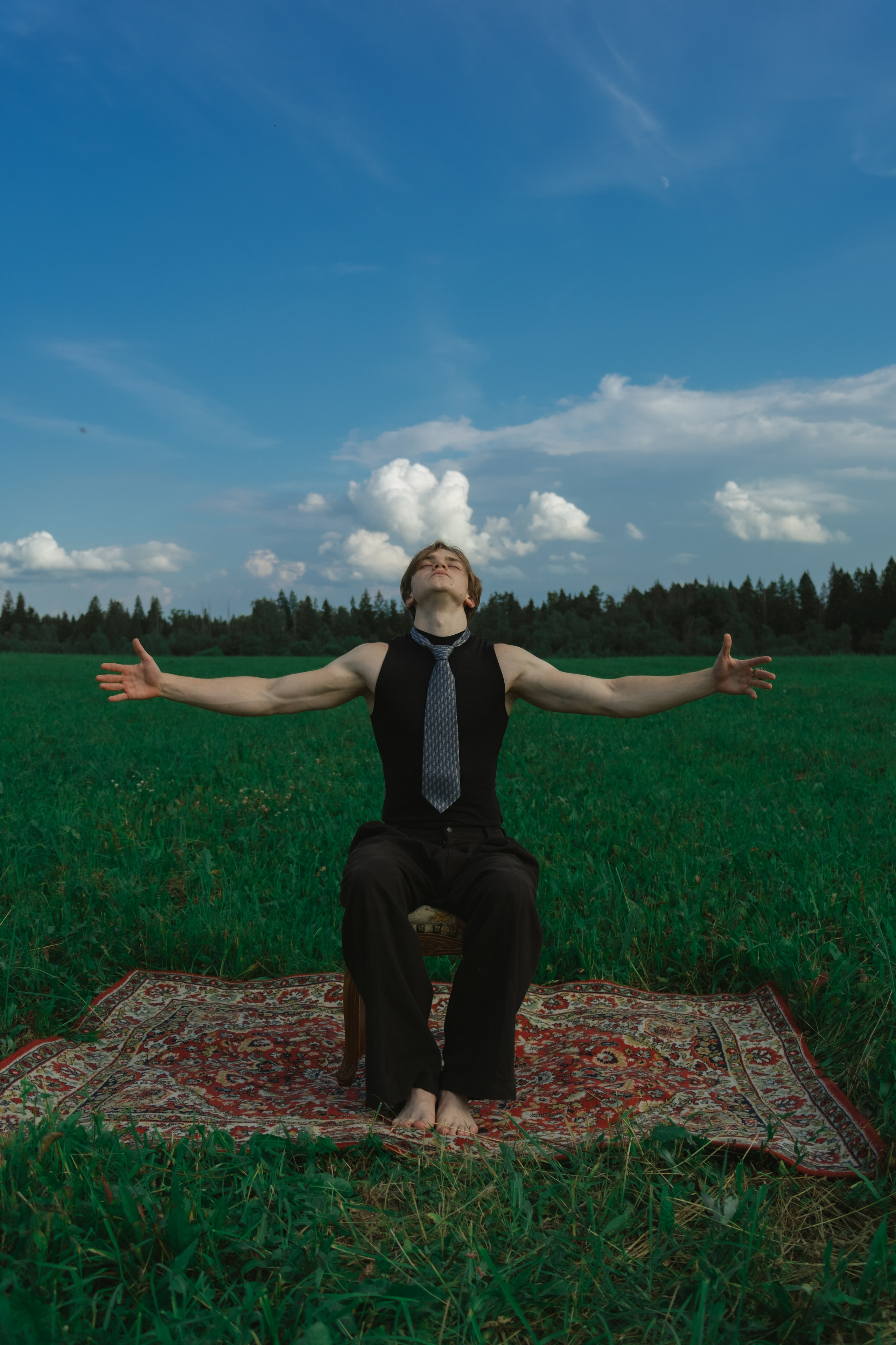 Ковер. Поле. Глеб. Мари — фотограф и видеограф из Москвы