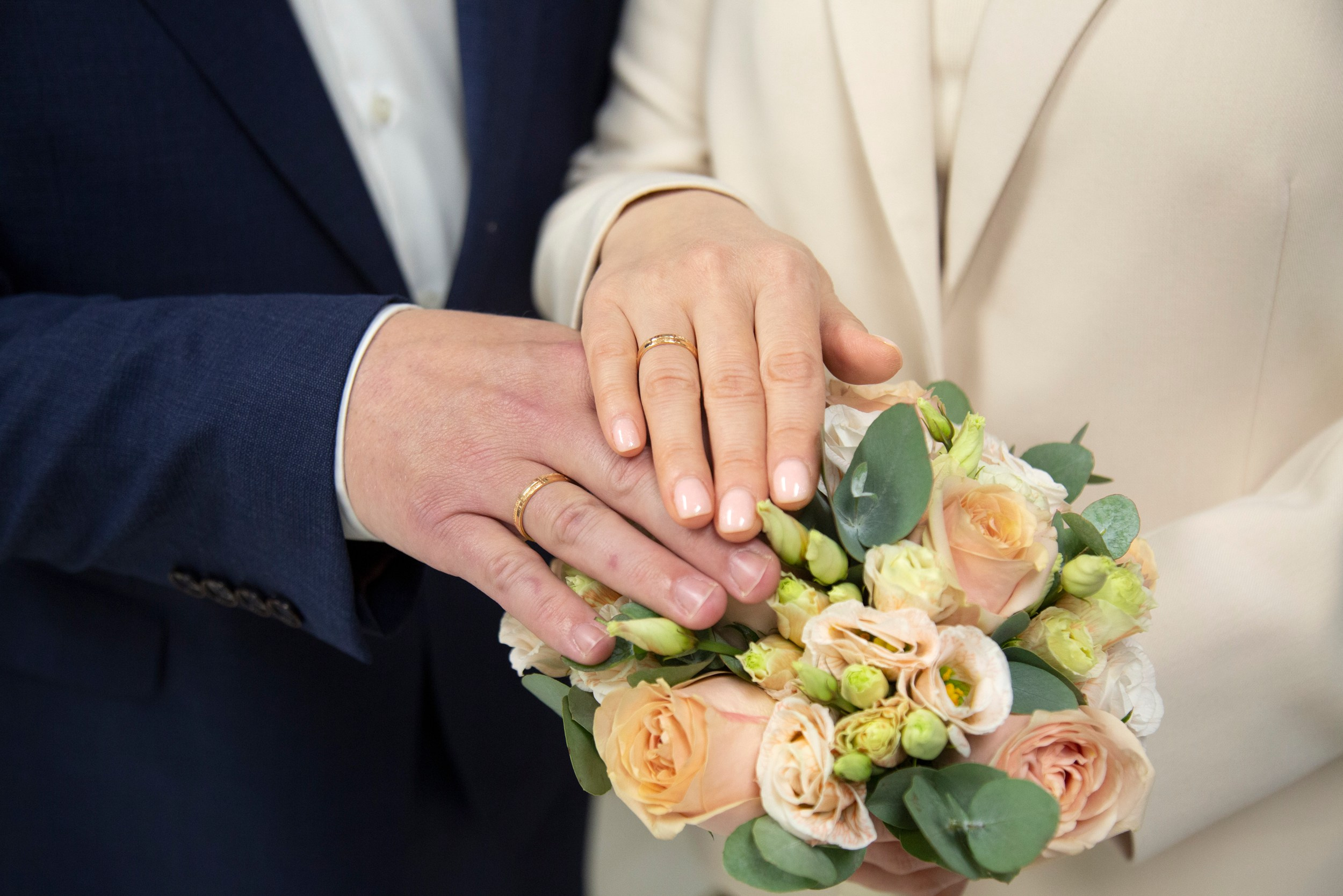 Свадебная фотосессия в Шипиловском ЗАГСе в Москве Олега и Елены. Фотосессия в студии в Москве от профессионального фотографа услуги по доступным ценам