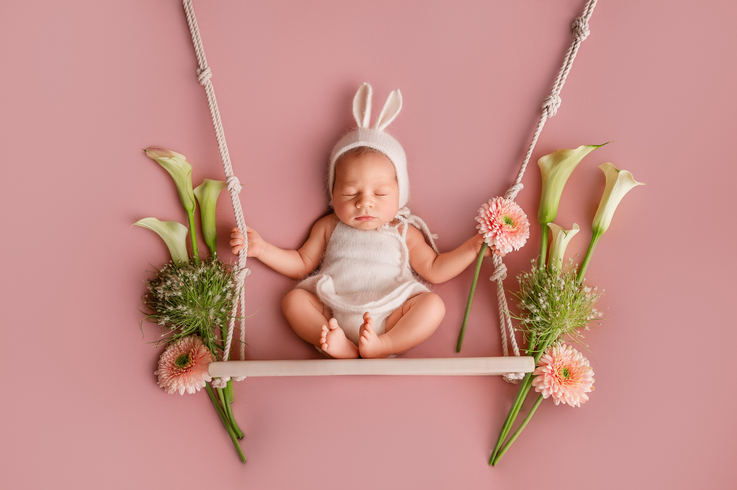 Newborn girl. Фотограф новорожденных малышей в Санкт-Петербурге