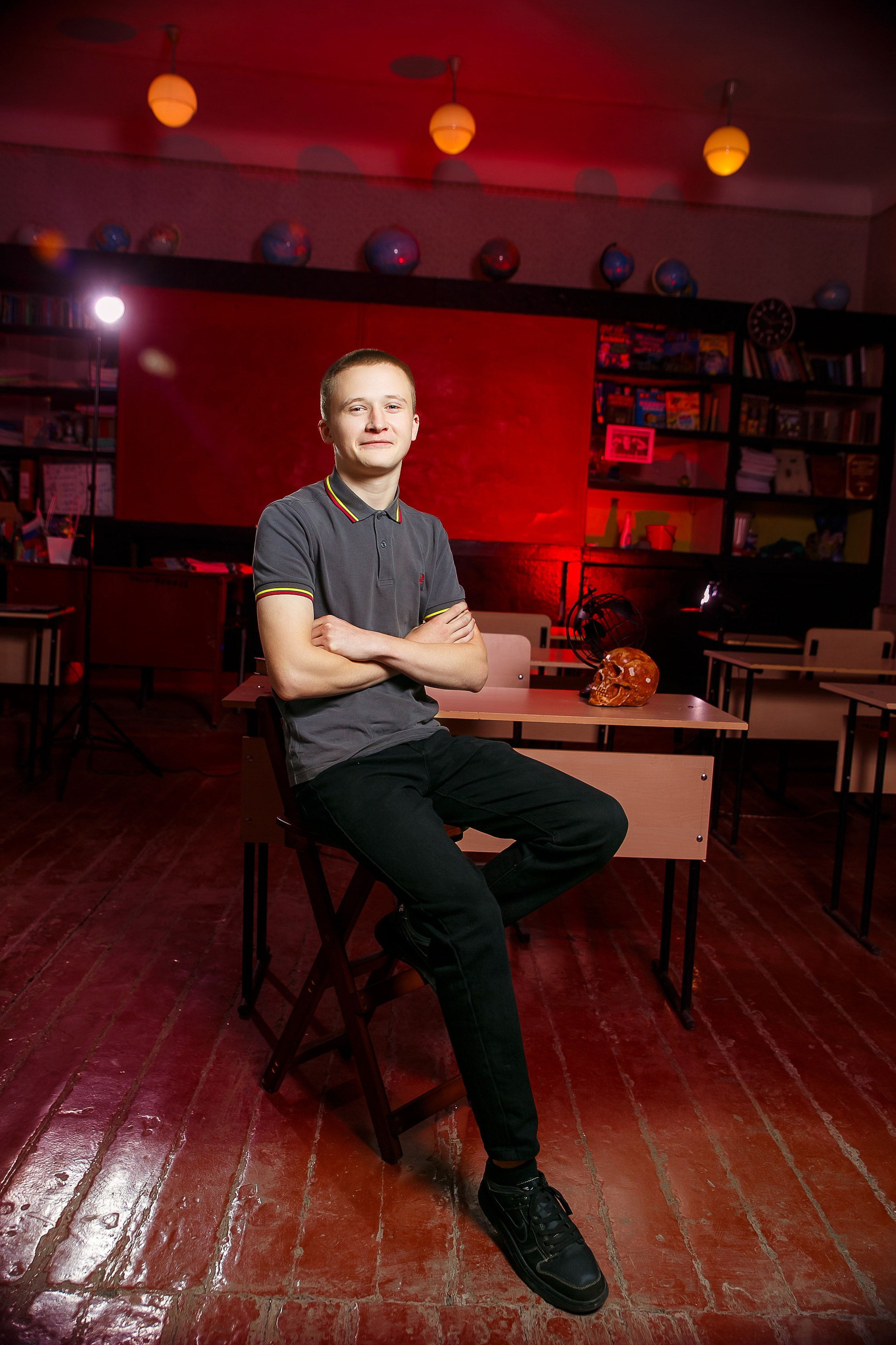 МОДЕРН. Выпускные альбомы в Донецке и ДНР. Фотограф Донецк и ДНР