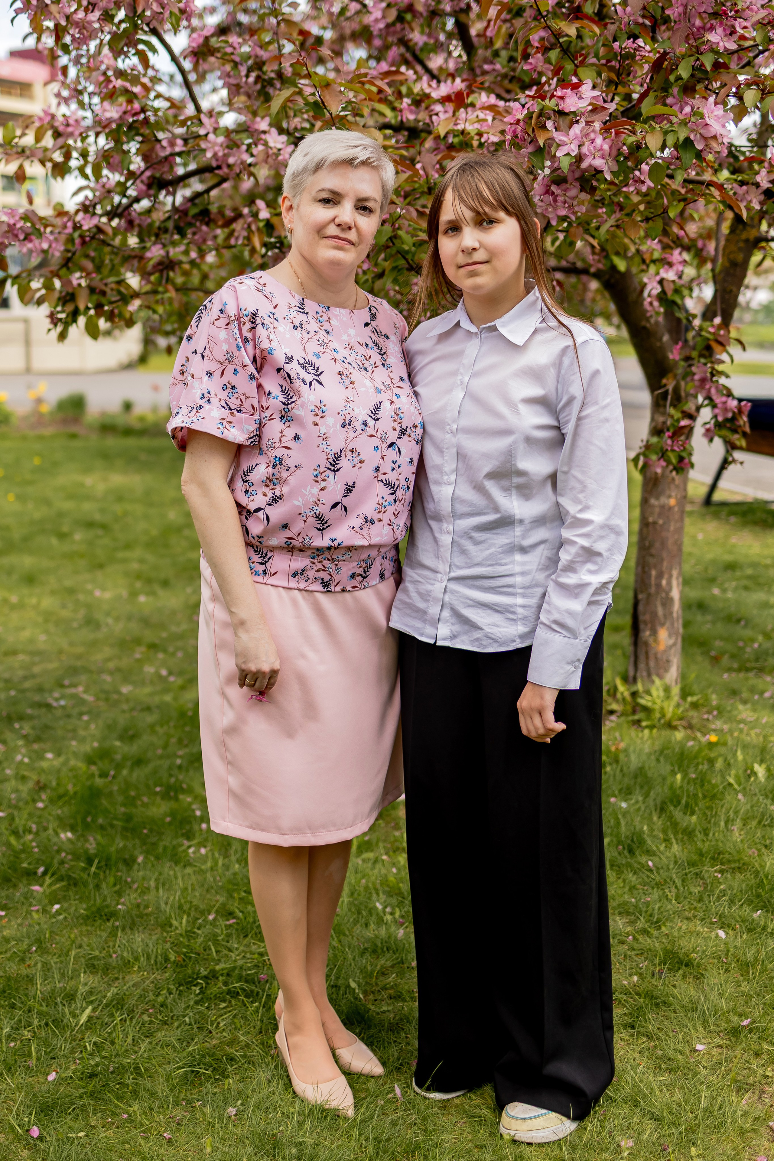 Выпускной в начальной школе на улице. Фотограф и видеограф Москва. Свадебный фотограф, видеограф. Выпускные альбомы. Оживающие альбомы