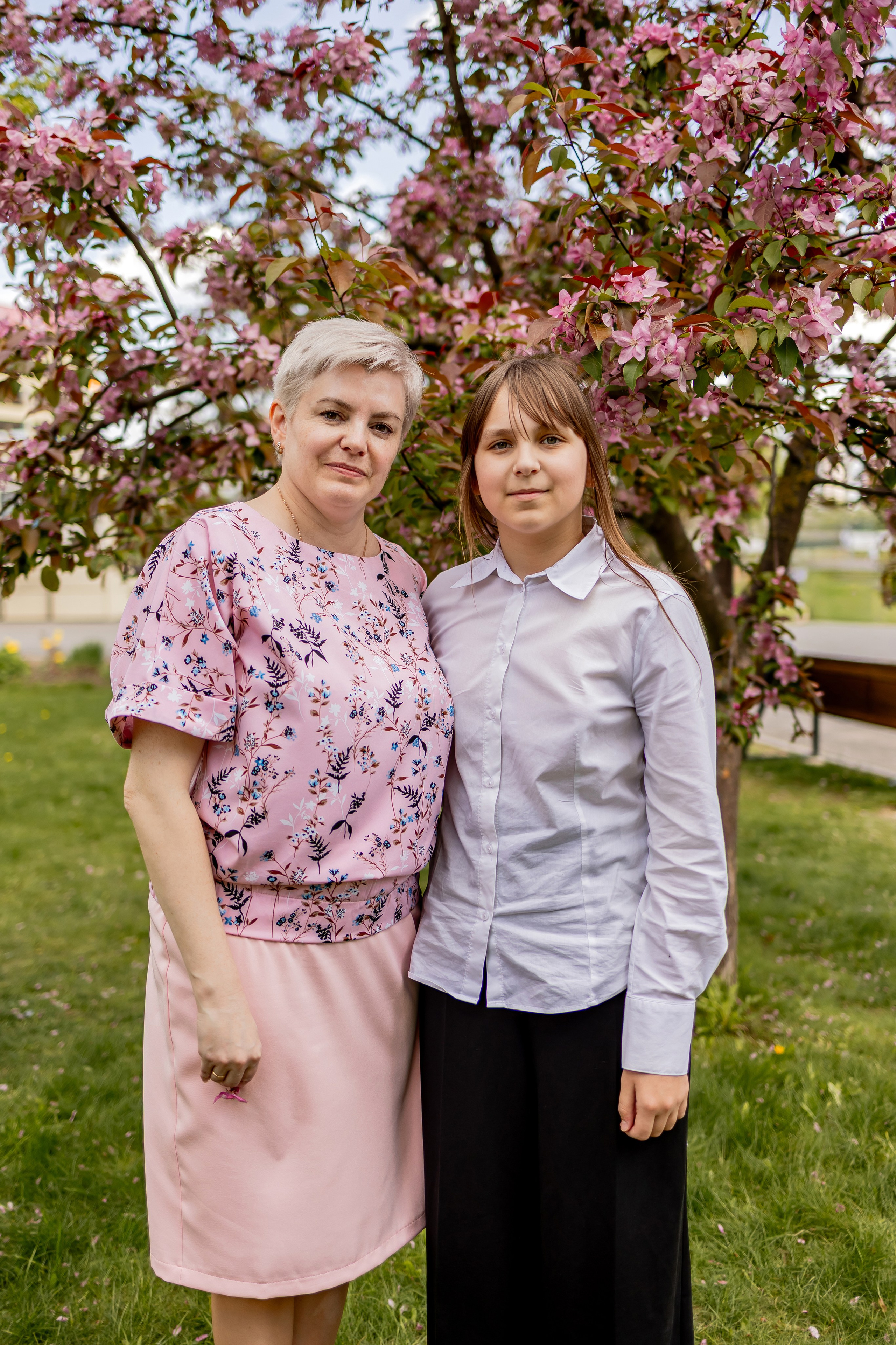 Выпускной в начальной школе на улице. Фотограф и видеограф Москва. Свадебный фотограф, видеограф. Выпускные альбомы. Оживающие альбомы