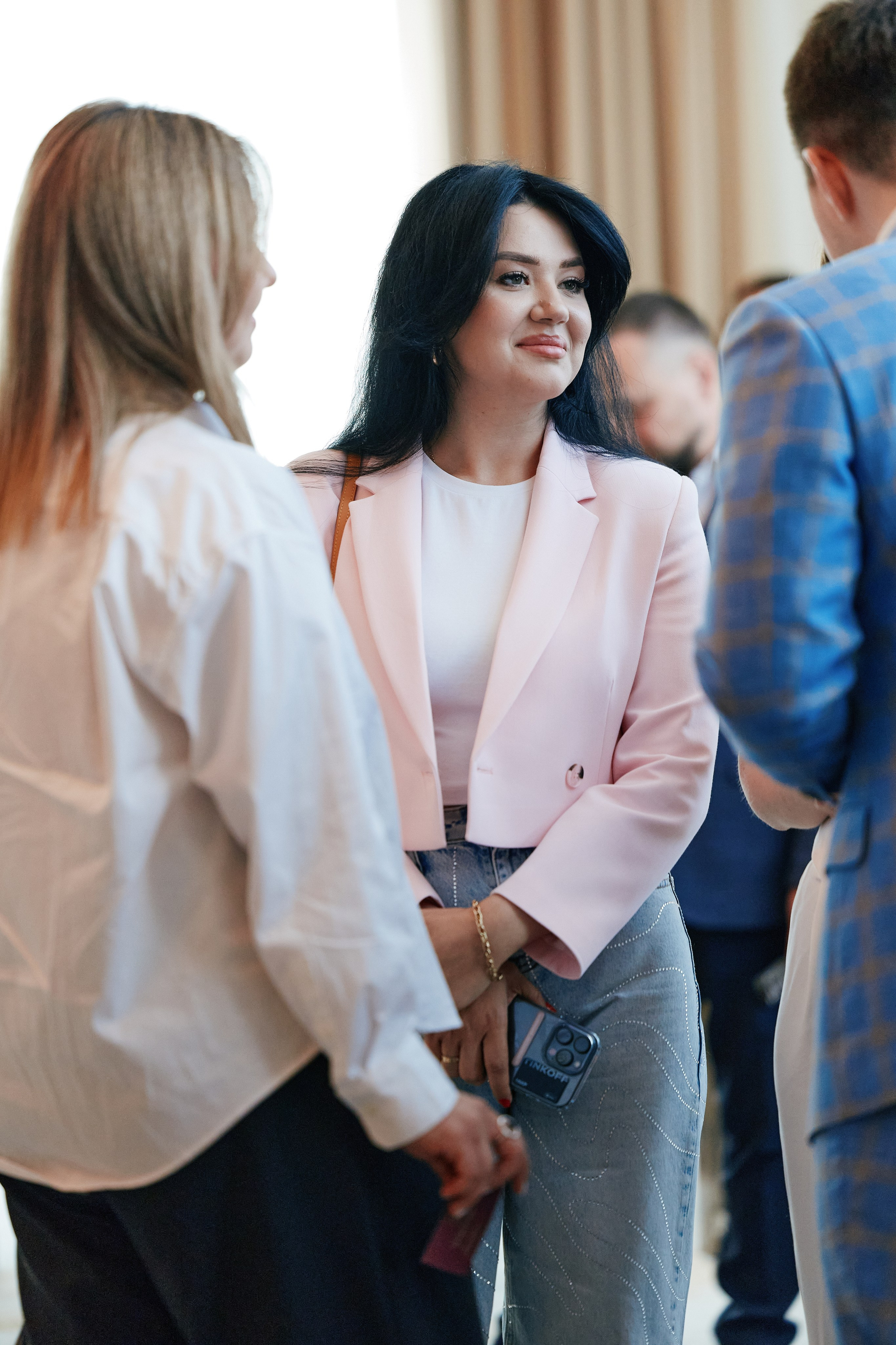 Форум Бизнес-тренды 2025 в Marriott Hotel 28.04. Свадебный репортажный фотограф краснодар максим дремов дрёмов фотосессия студия цена