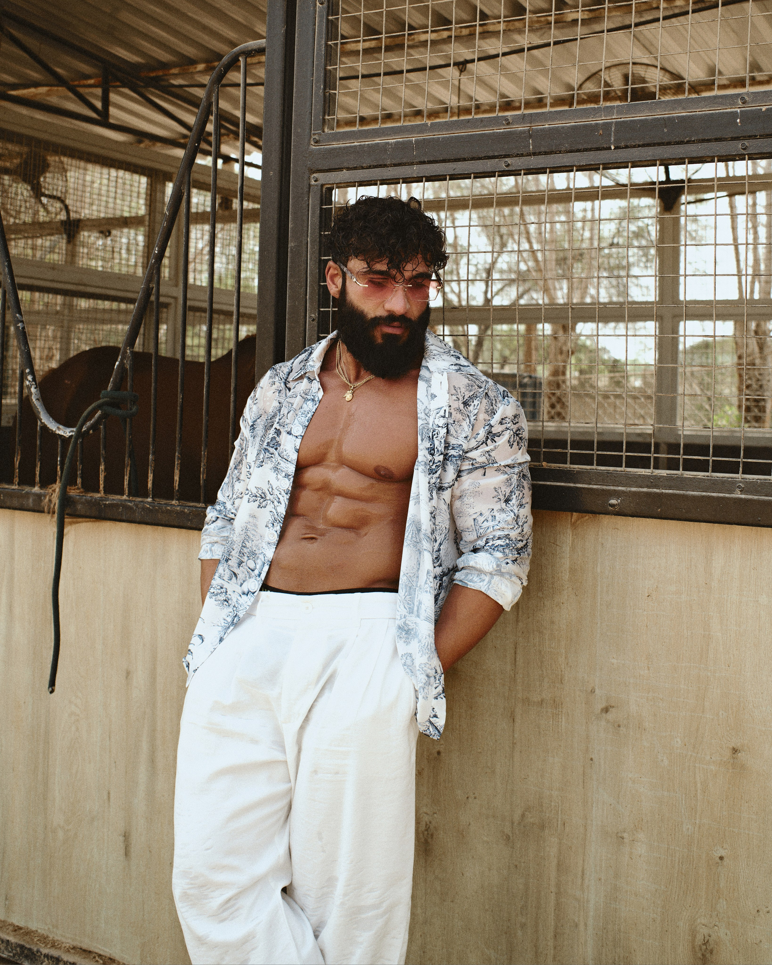 Ahmed. NOIZOMAX Художественный фотограф в Дубай