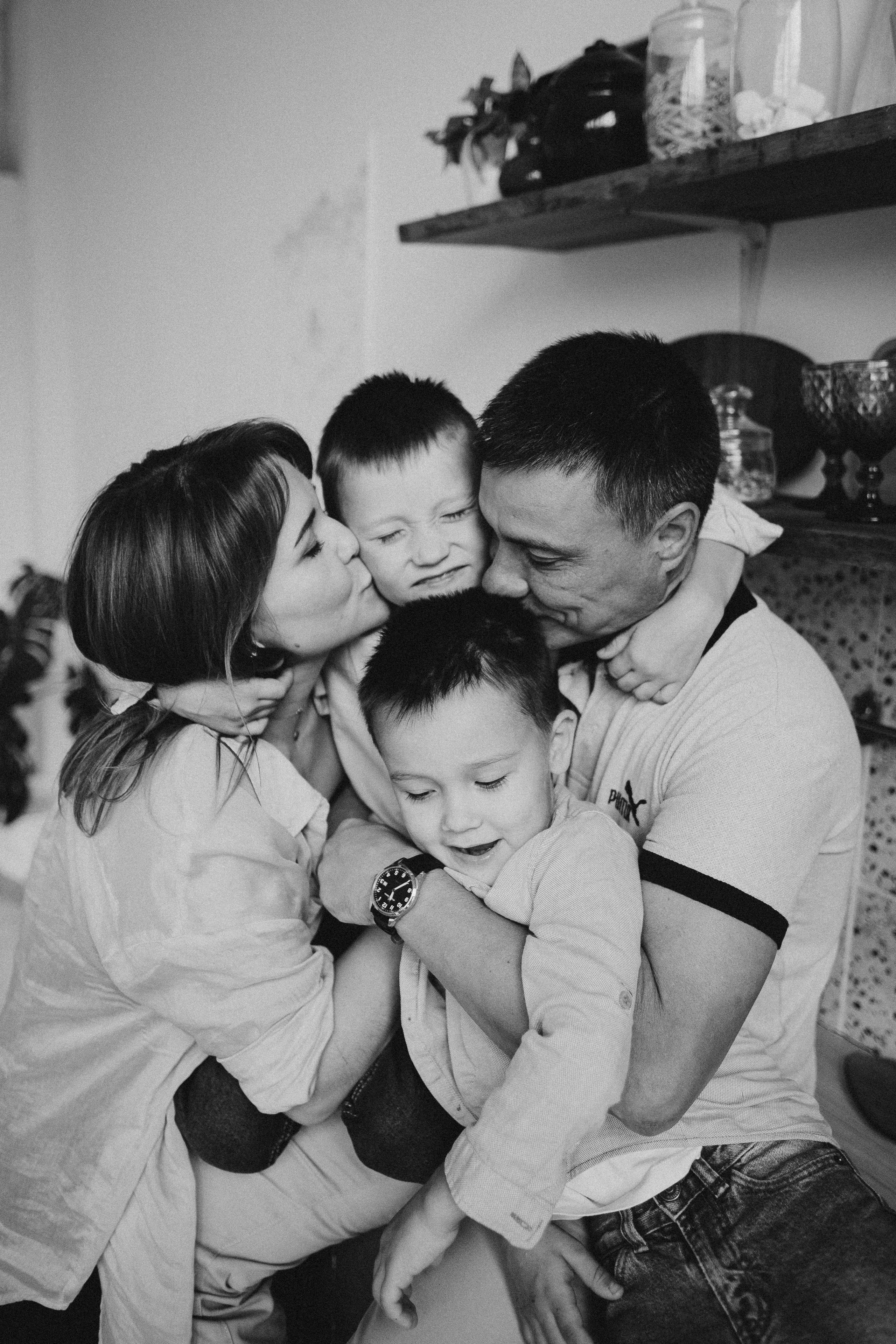 Евгений, Регина, Тимур, Роман. Семейный фотограф новорожденных УФА Гульнара Зиновьева