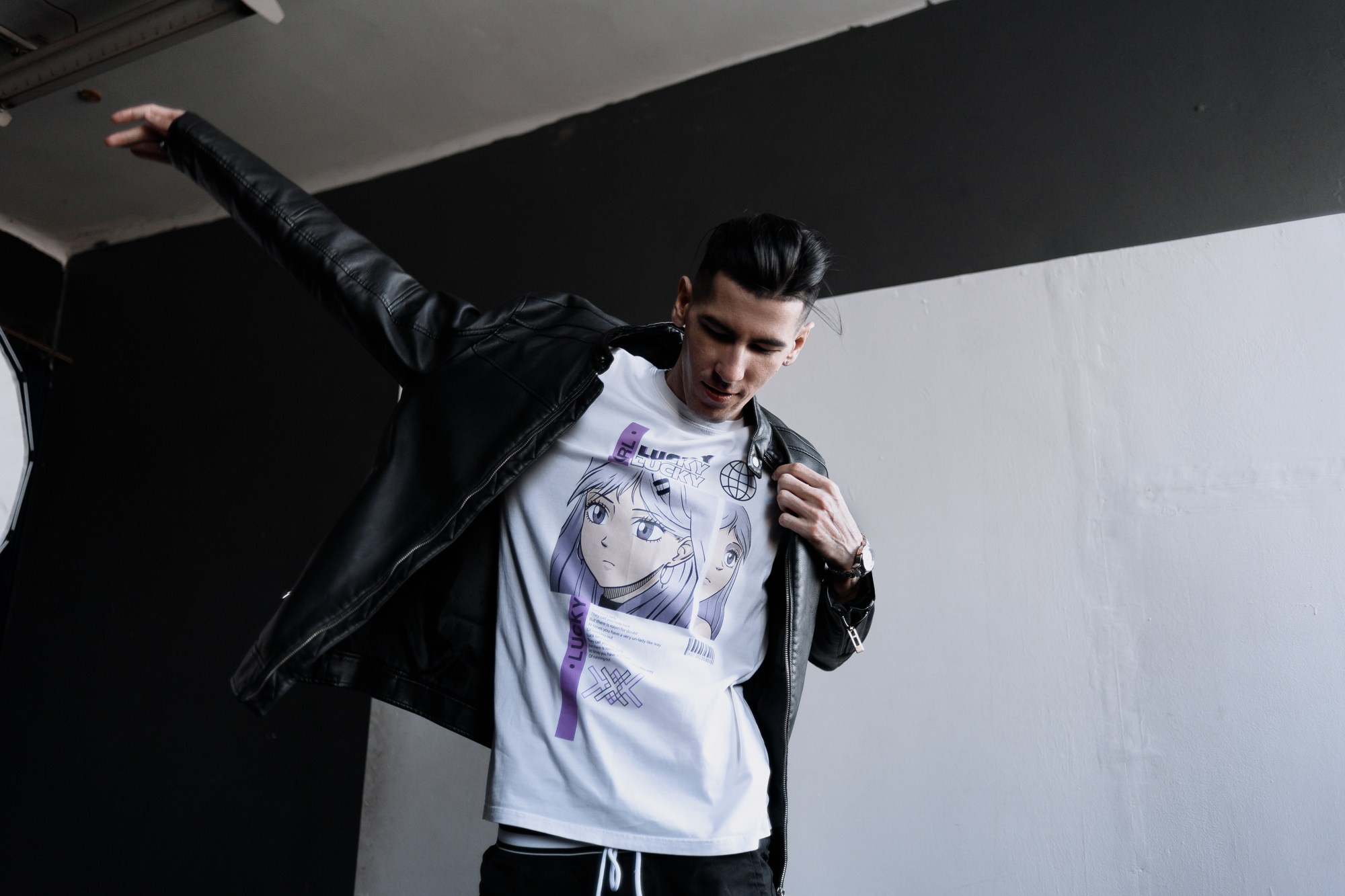 Мужской портрет в Тюмени: стильная студийная фотосессия. Портретный фотограф Тюмень Дарья Мустафина