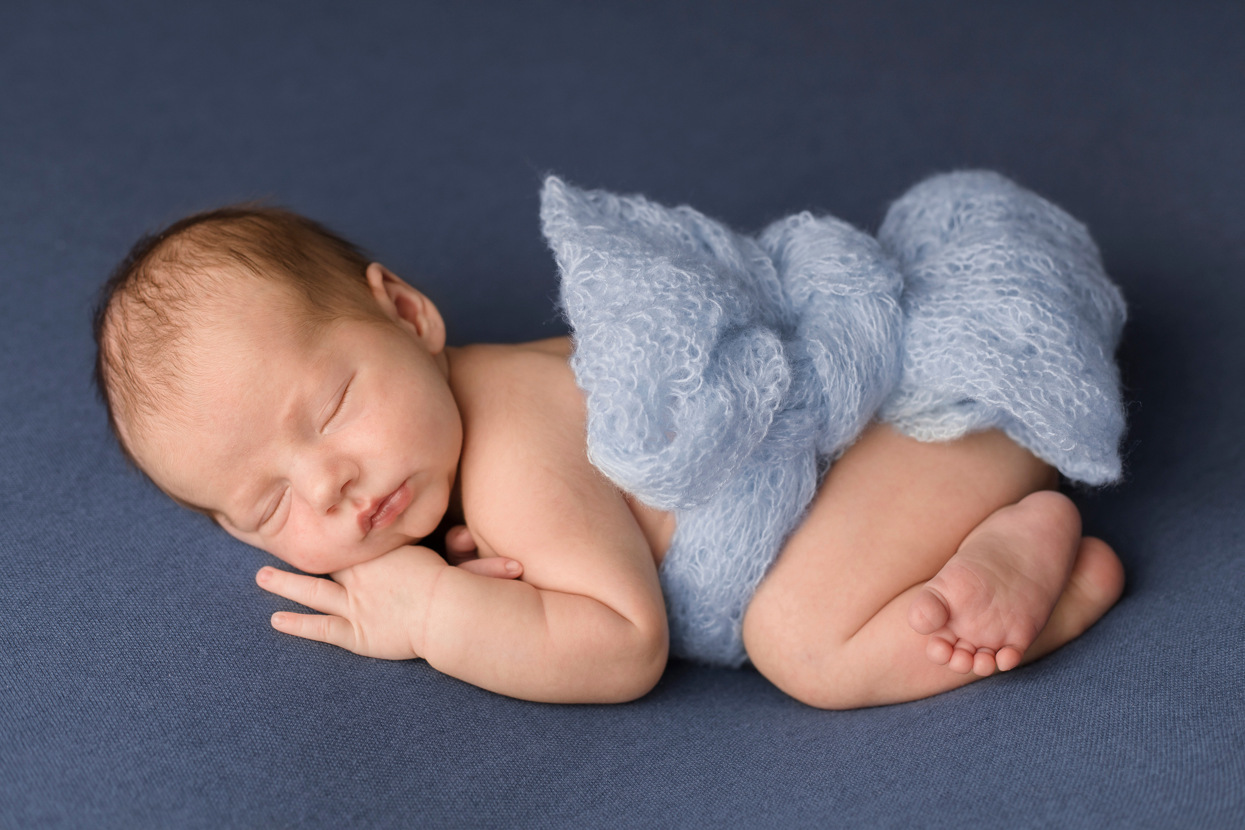 Новорожденные. Фотограф новорожденных Омск —со всем необходимым к вам домой