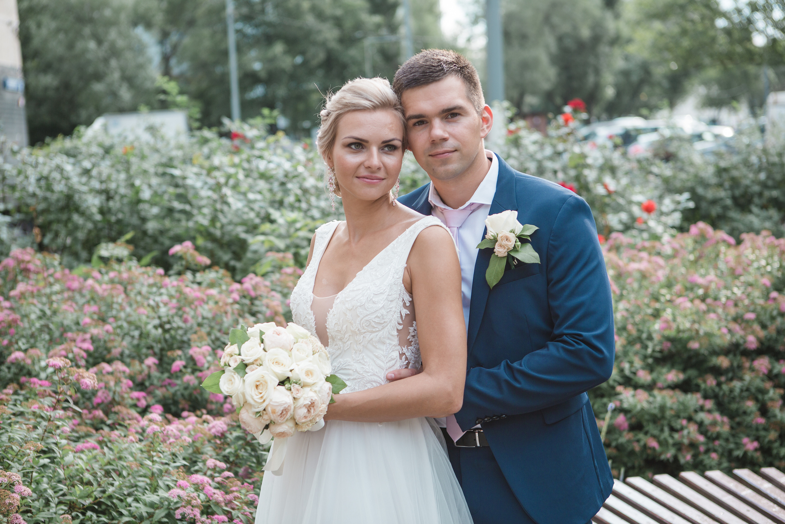 Свадебная фотосессия на набережной. Свадебный фотограф в Москве Дарья Олендарёва