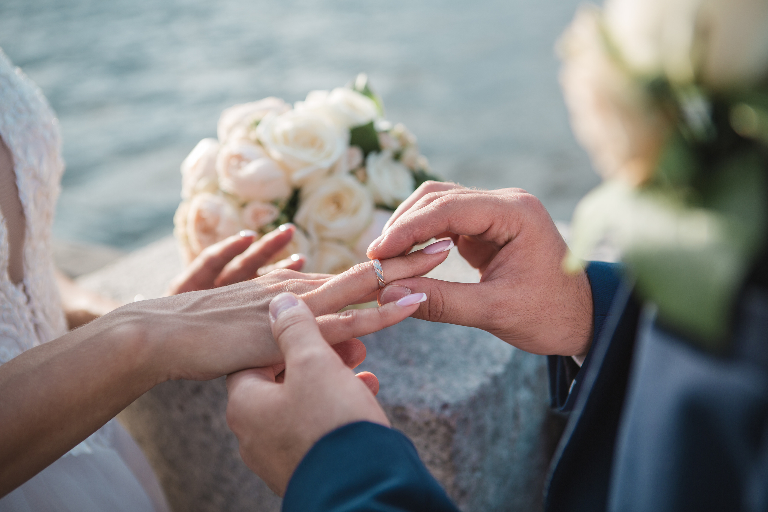 Свадебная фотосессия на набережной. Свадебный фотограф в Москве Дарья Олендарёва