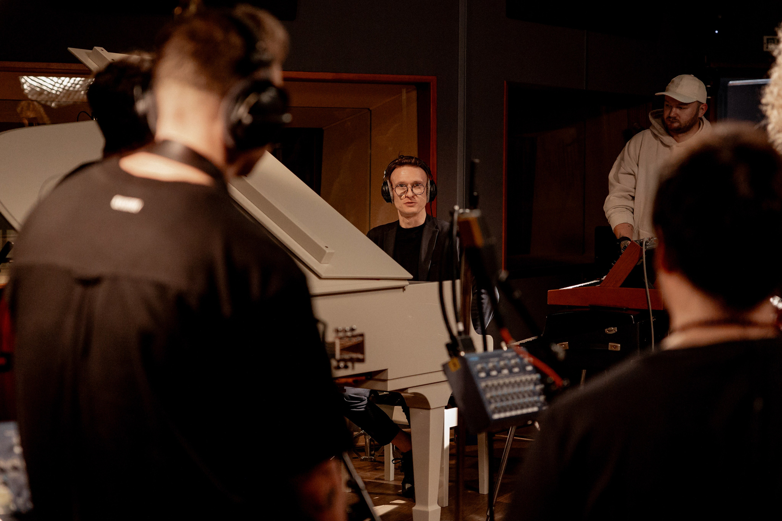 Съёмка клипа БИГГИ и Teysha. Свадебный и контент фотограф в Москве — Юлия Барно (Баранова)