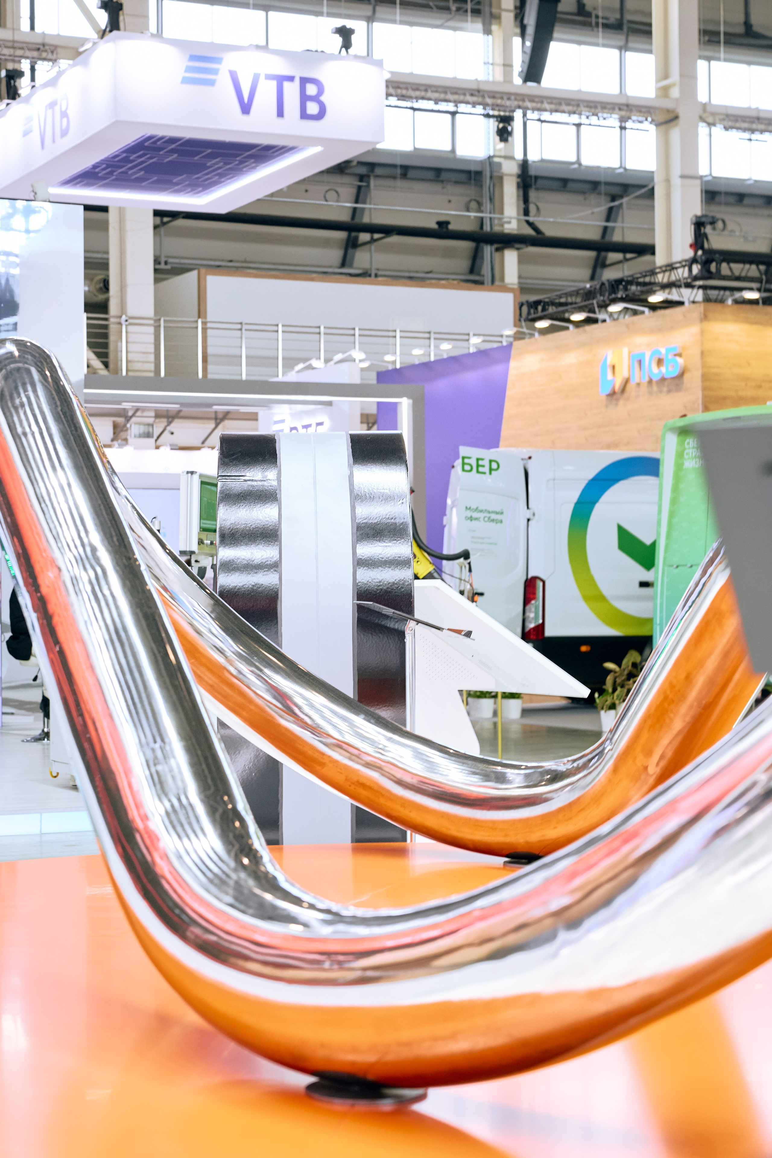 Иннопром-2025. Предметный и репортажный фотограф Алексей Кротов