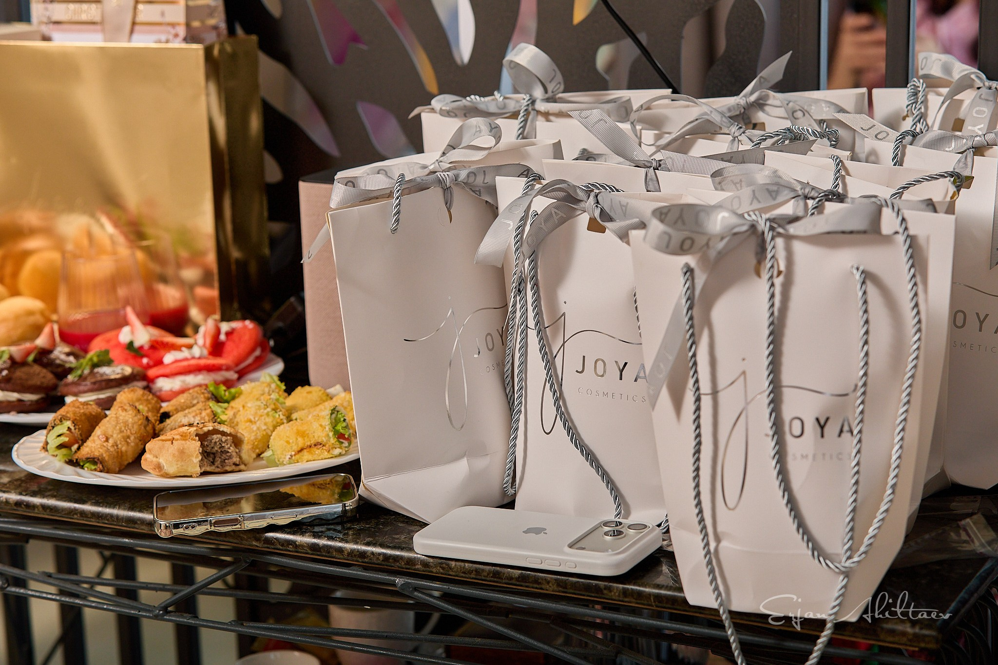 I N L I G H T. Erjan Ahiltaev — Photographer in Almaty