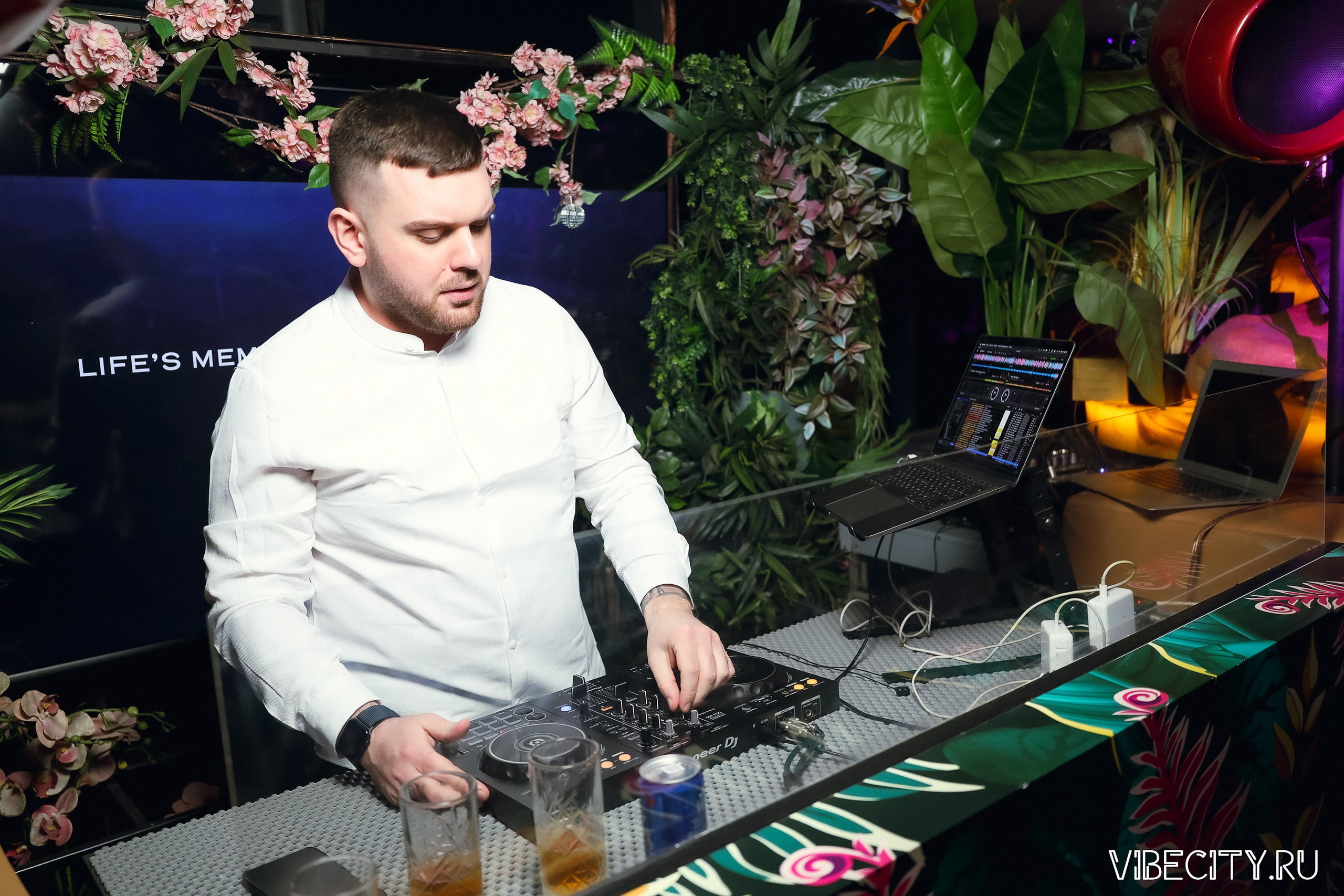 DOUBLE U. VIBECITY.RU Вайб Сити Ру Фоторепортажи Фотоотчеты Калининград