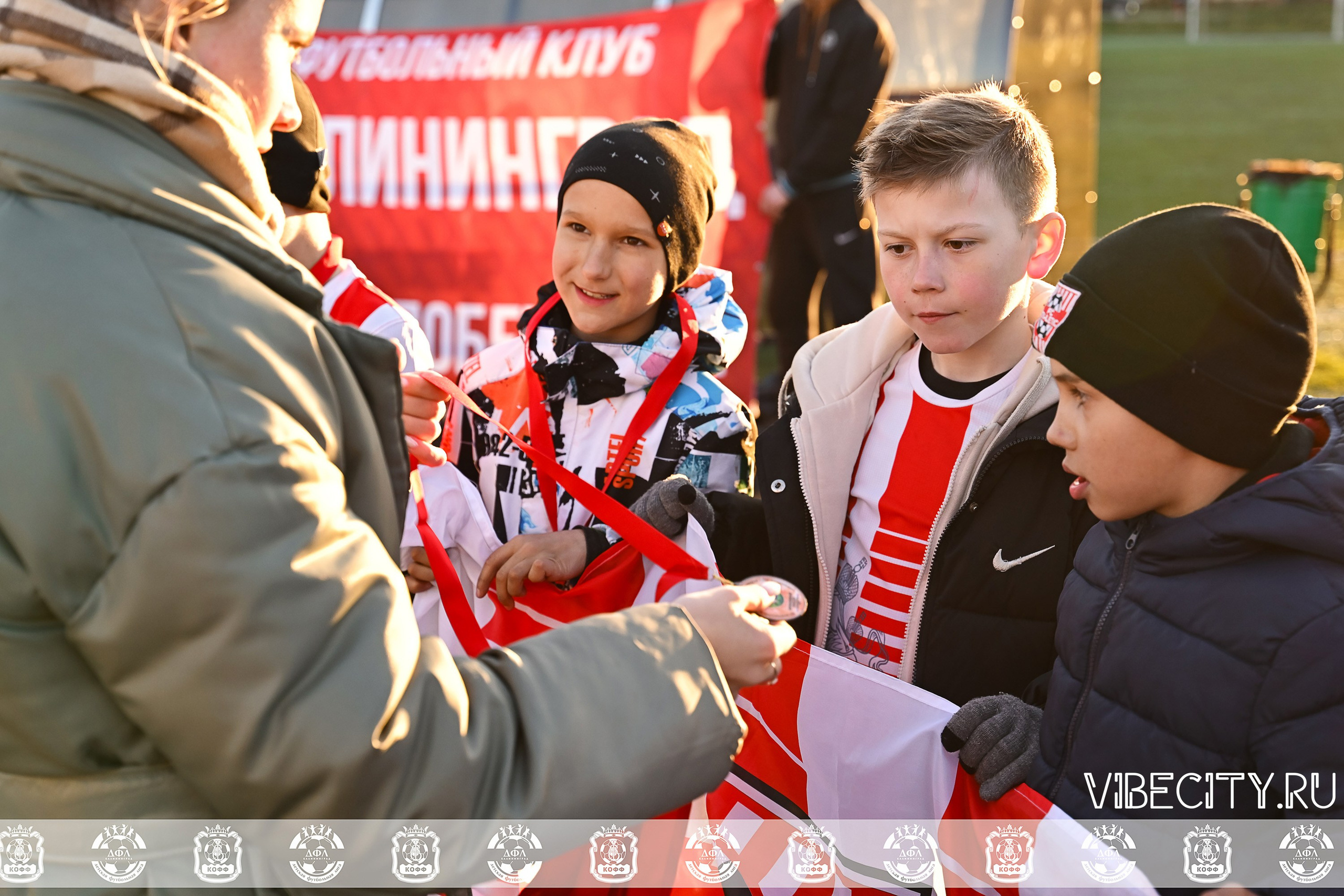 XIV ВСЕРОССИЙСКИЙ ФУТБОЛЬНЫЙ ФЕСТИВАЛЬ «ЗАГРУЗИ СЕБЯ ФУТБОЛОМ!». VIBECITY.RU Вайб Сити Ру Фоторепортажи Фотоотчеты Калининград