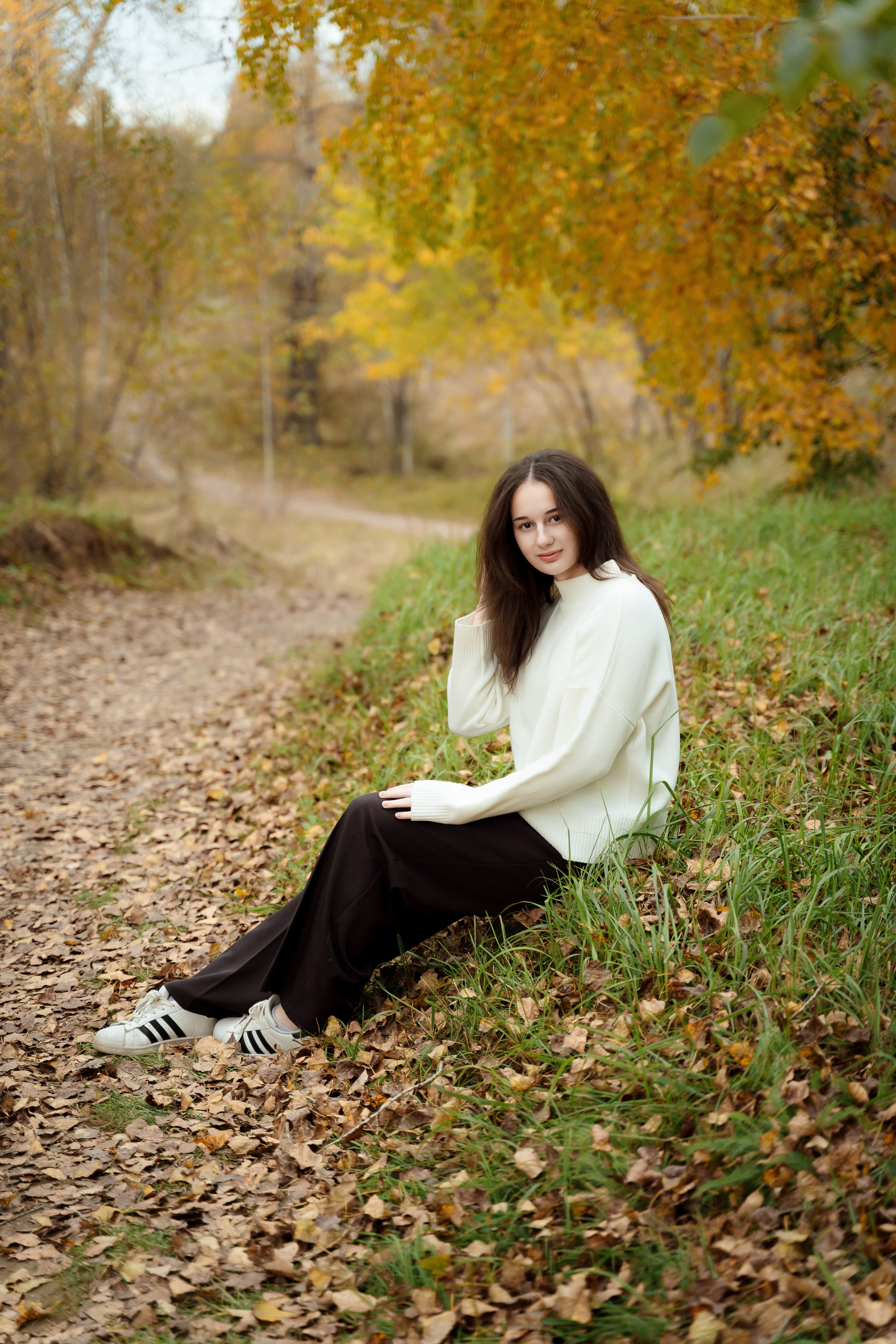 Фотосессия осенью в парке. 11 класс. Фотограф Ким Наталья в Красноярске