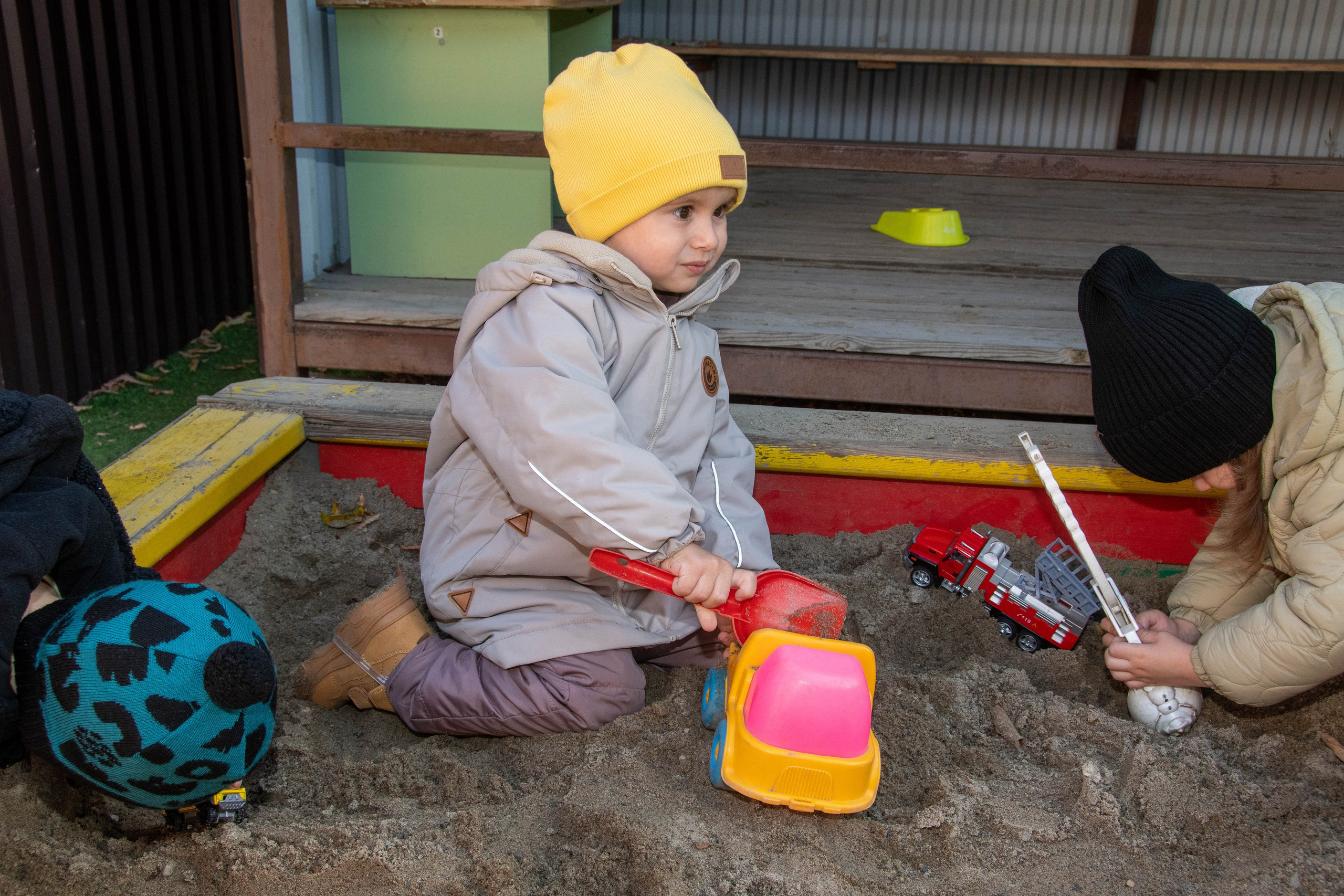 2023 г. День дошкольного работника и прогулка. Репортажный и детский фотограф в Новосибирске