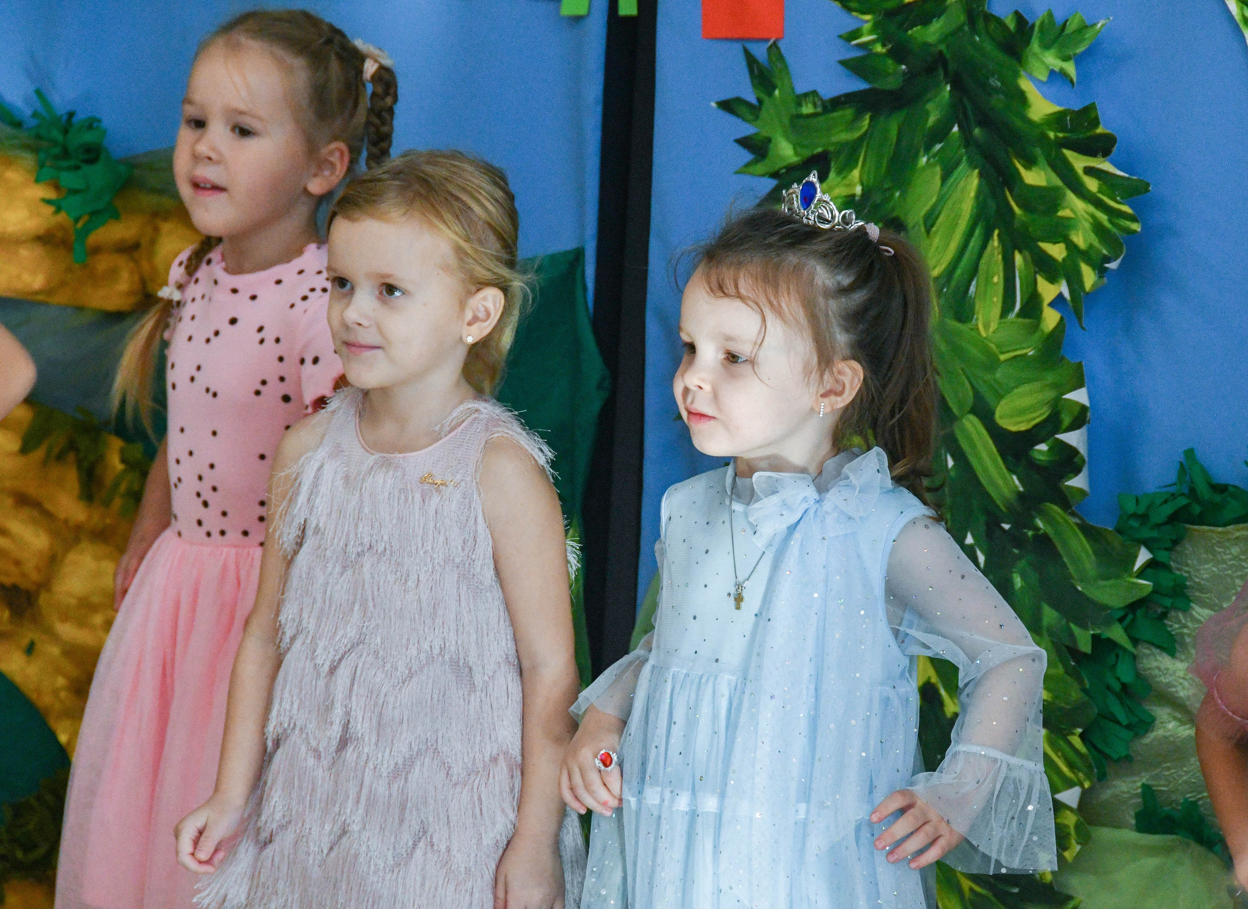 2023 г. День дошкольного работника и прогулка. Репортажный и детский фотограф в Новосибирске