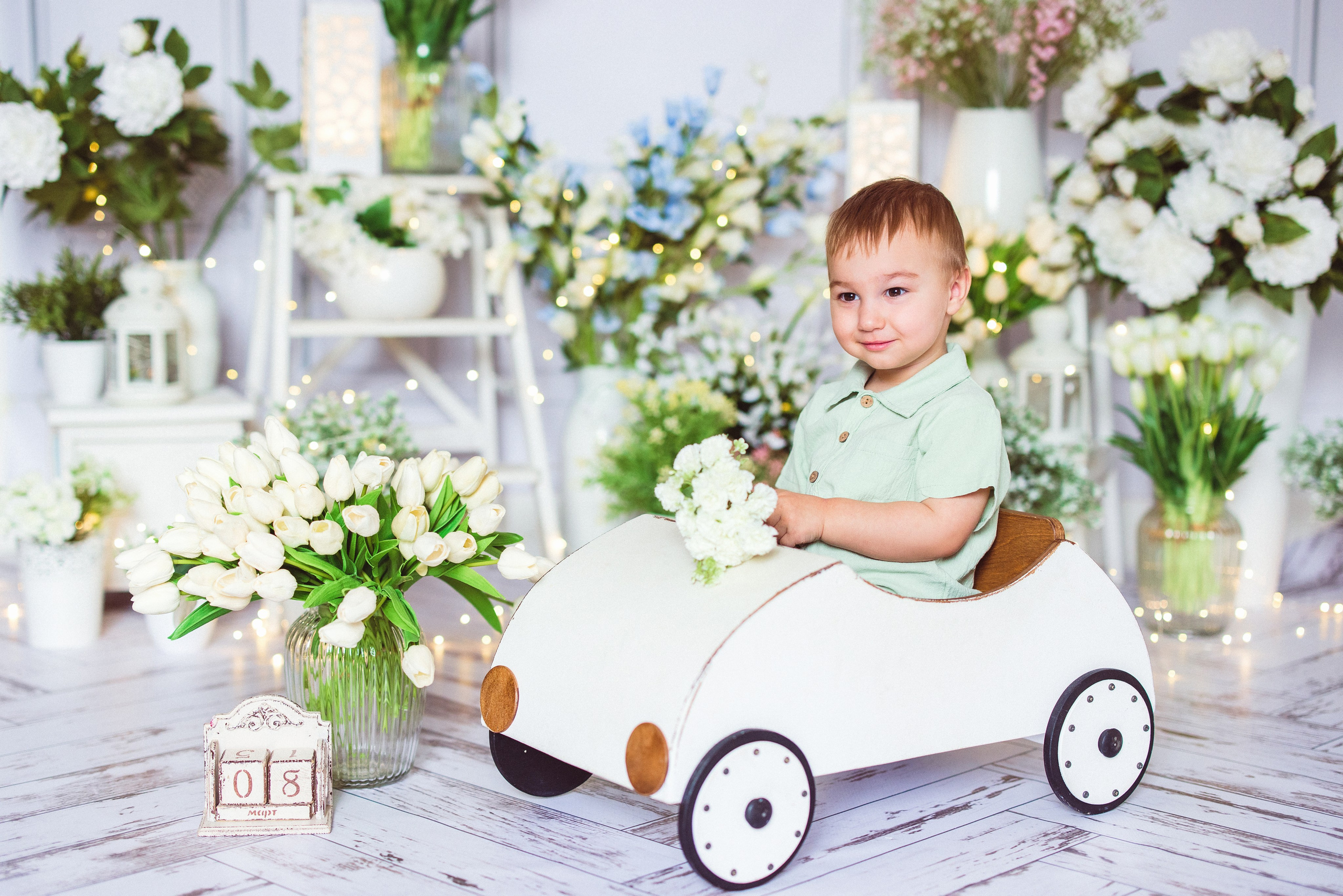 Детская фотосессия к 8 марта в фотостудии г. Краснодара. Семейный и детский фотограф в Краснодаре Анна Трашкова