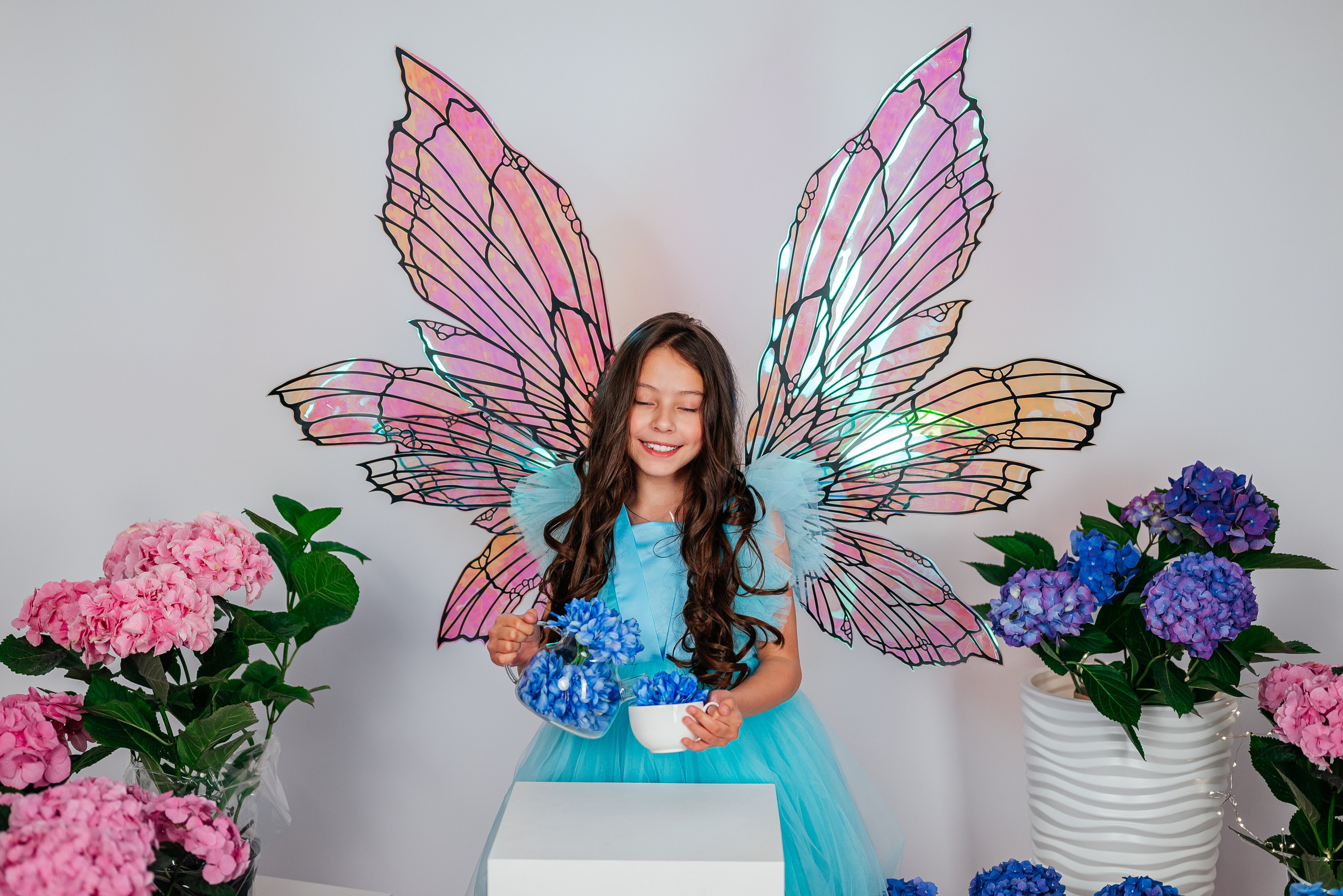 Вероника и гортензии. Семейный фотограф в Краснодаре