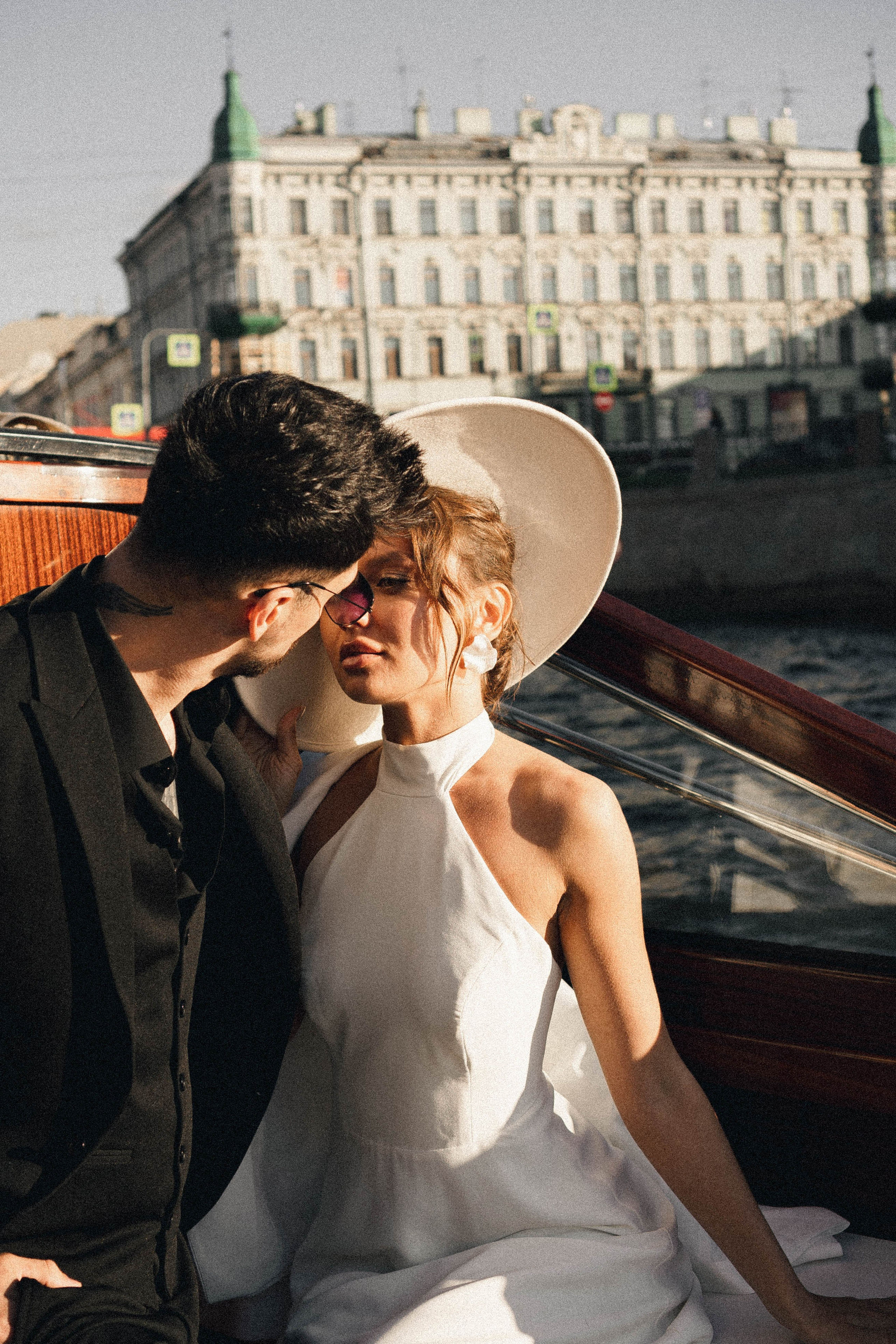СВАДЕНБНАЯ СЬЕМКА НА КАТЕРЕ ПО КАНАЛАМ САНКТ-ПЕТЕРБУРГА И В АКВАТОРИИ НЕВЫ. Профессиональный фотограф, Санкт-Петербург — Виктория Богомолова