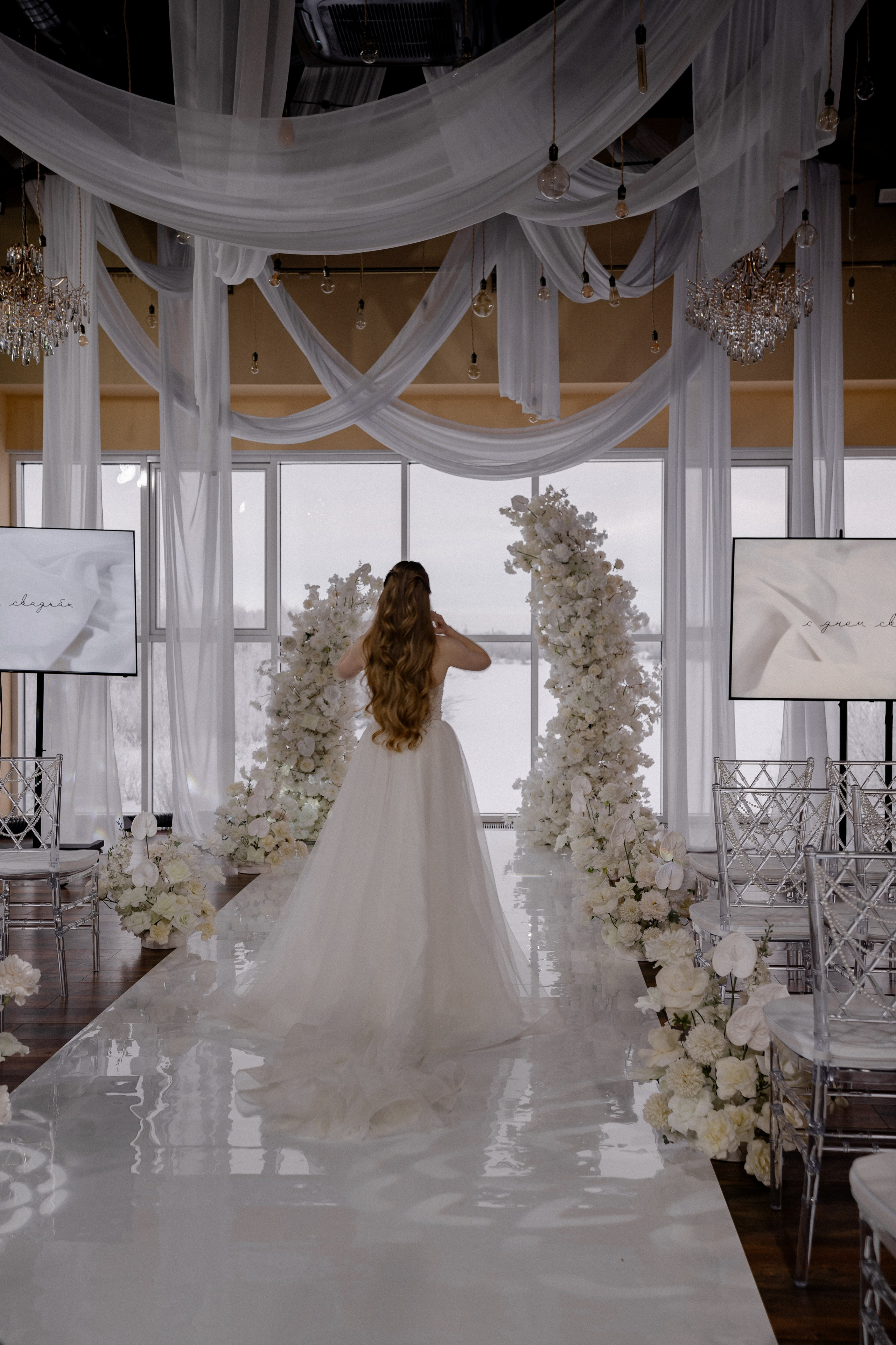 СВАДЕБНАЯ СЬЕМКА СБОРОВ В ОТЕЛЕ И ВЫЕЗД НА ЦЕРЕМОНИЮ (СНЯТО В СИБИРЕ В НИЖНЕВАРТОВСКЕ). Профессиональный фотограф, Санкт-Петербург — Виктория Богомолова