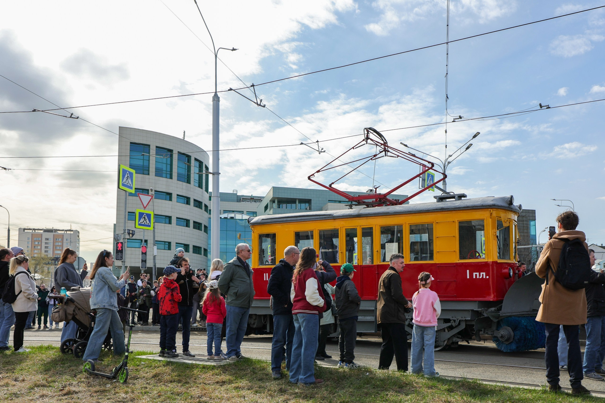 Парад трамваев. Репортажный, архитектурный, театральный и файн-арт фотограф Лена Мельникова в Москве