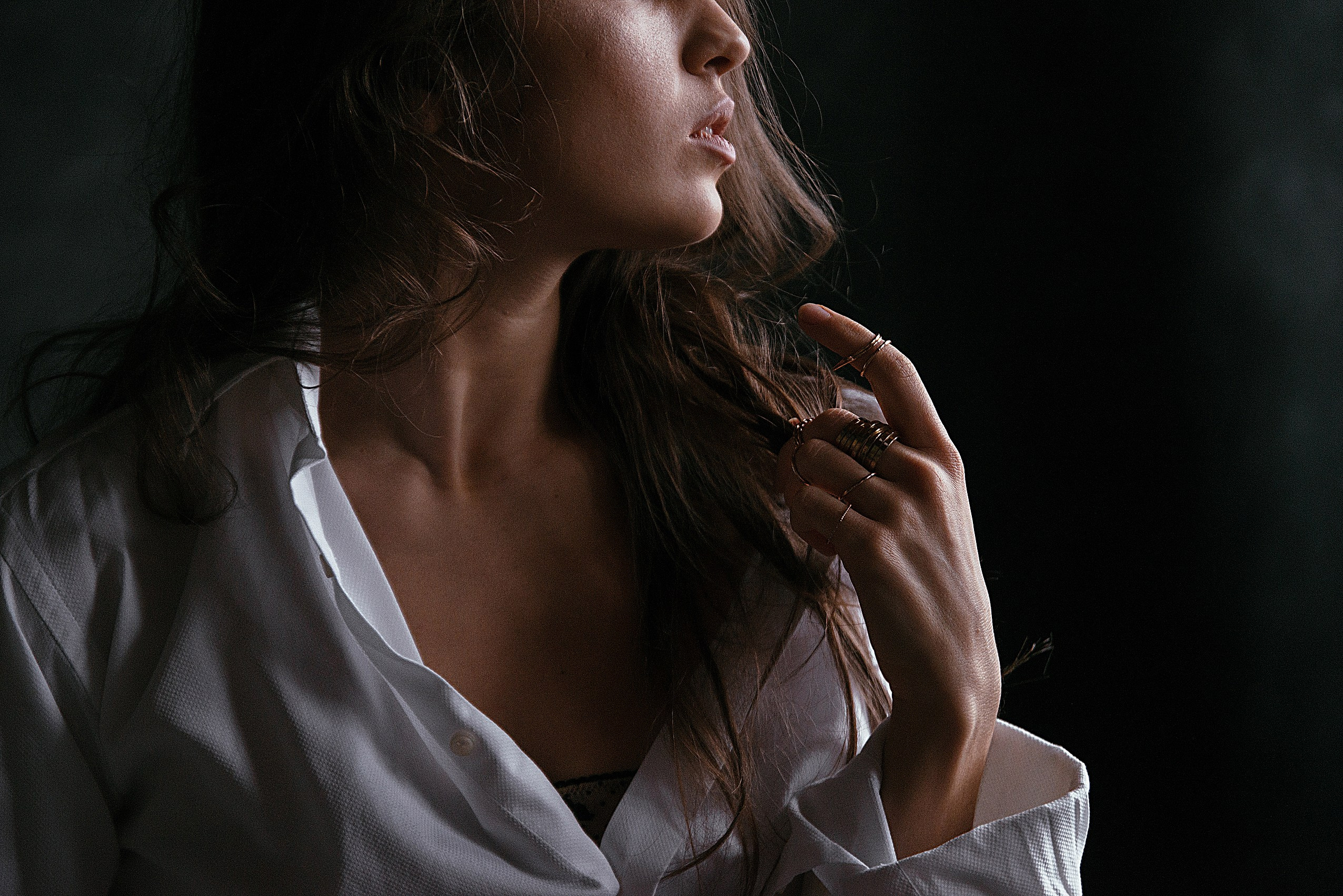 Студийная фотосессия в низком ключе. Портретный фотограф Дарья Едапина Новосибирск. Фотограф Дарья Едапина Новосибирск