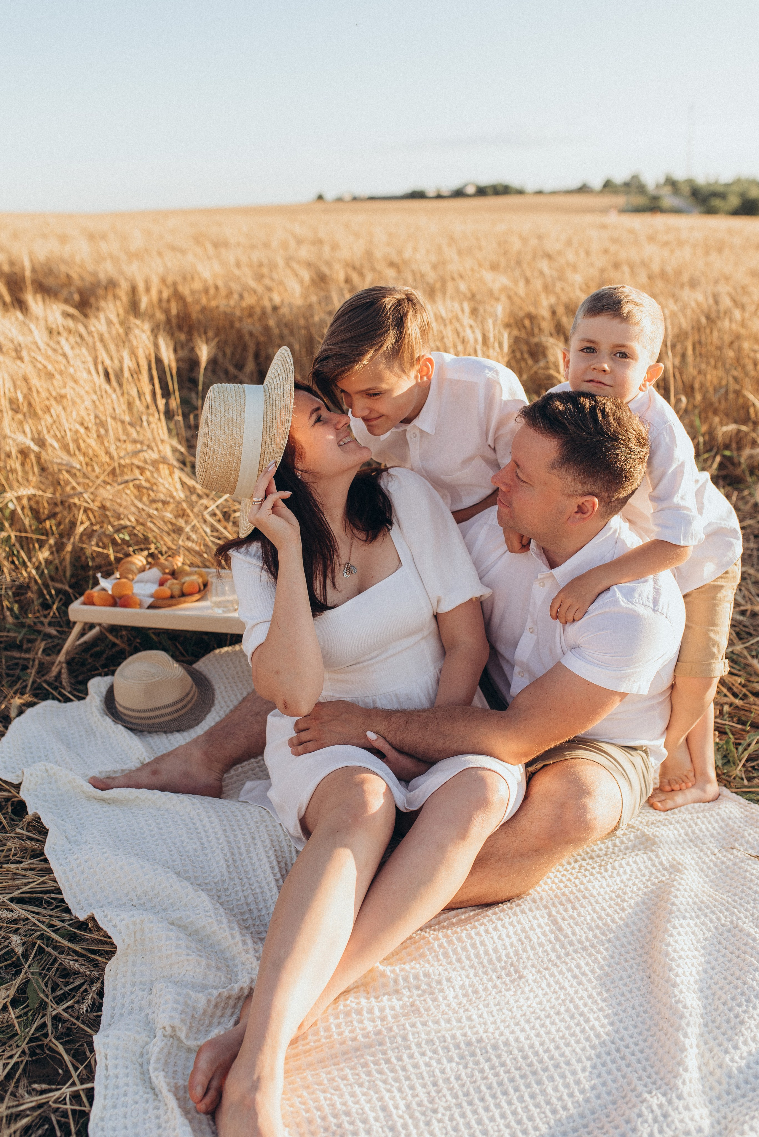 Семейная летняя прогулка. Семейный фотограф в Москве Екатерина Север