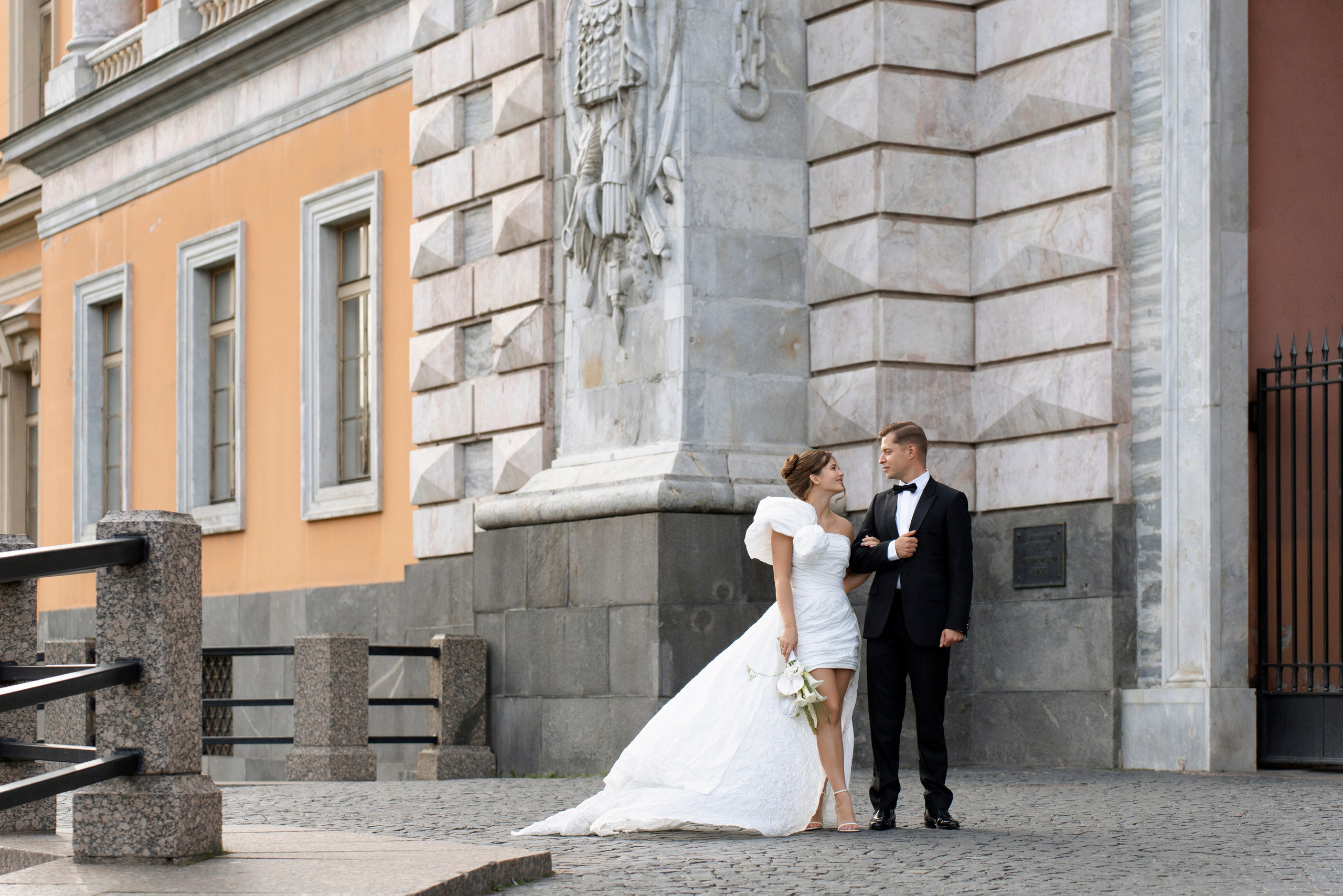 Настя и Лёша. Прогулка по Питеру. Катер. На цифру и плёнку. Свадебный фотограф Катерина Чулкова