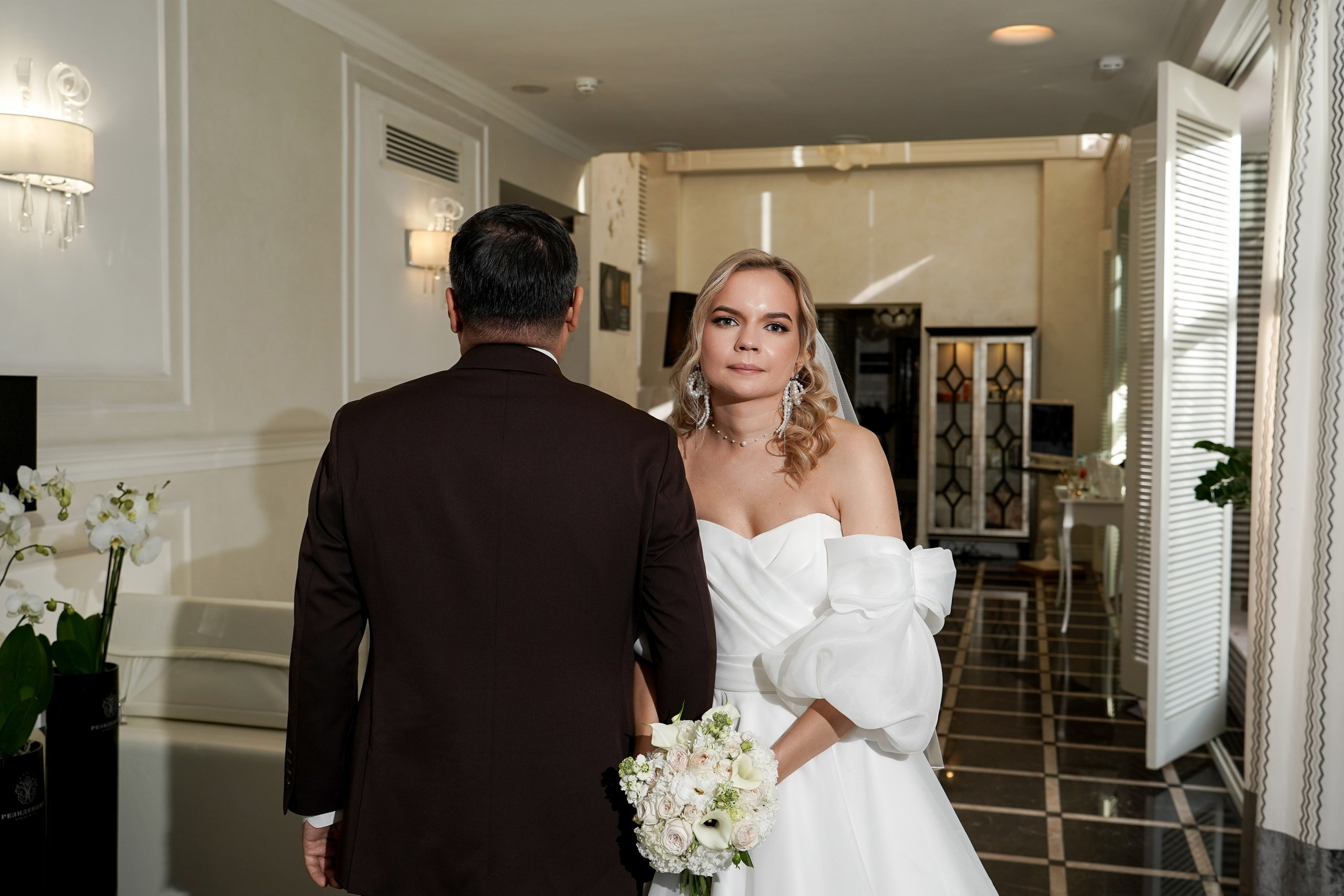 Свадебная фотосессия «4 часа». Отель Резиденция в Ростове-на-Дону. Кадры молодоженов на природе. Фотосессия банкета 1 час. Свадебный фотограф в Ростове-на-Дону. Таинство Крещения и Венчания, семейные фотосессии. Алёна Чёботова