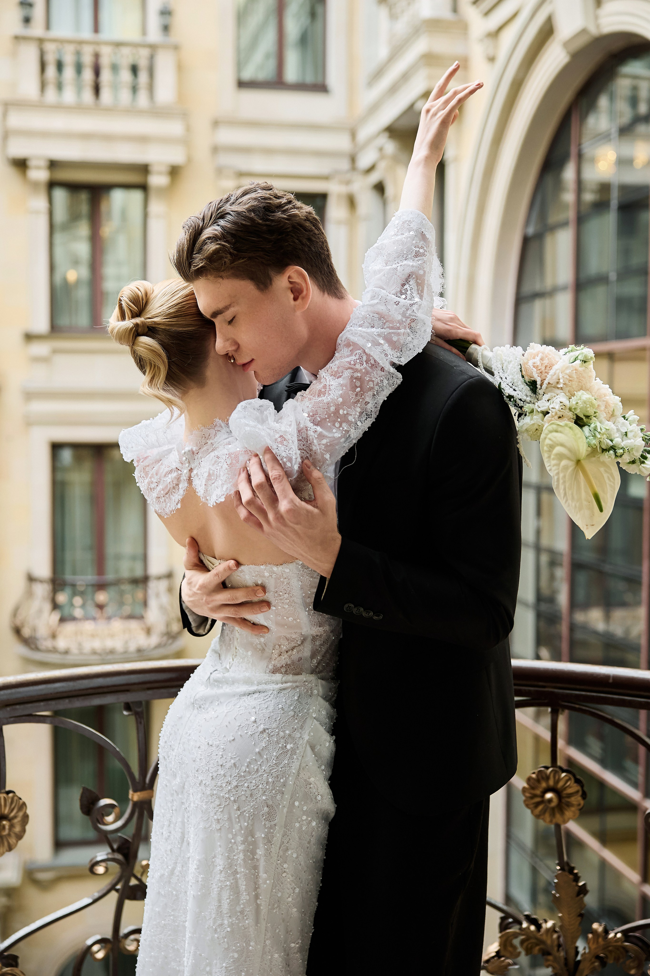 Вадим и Алина. Сборы в отеле St Regis. Свадебный фотограф в Москве и Подмосковье