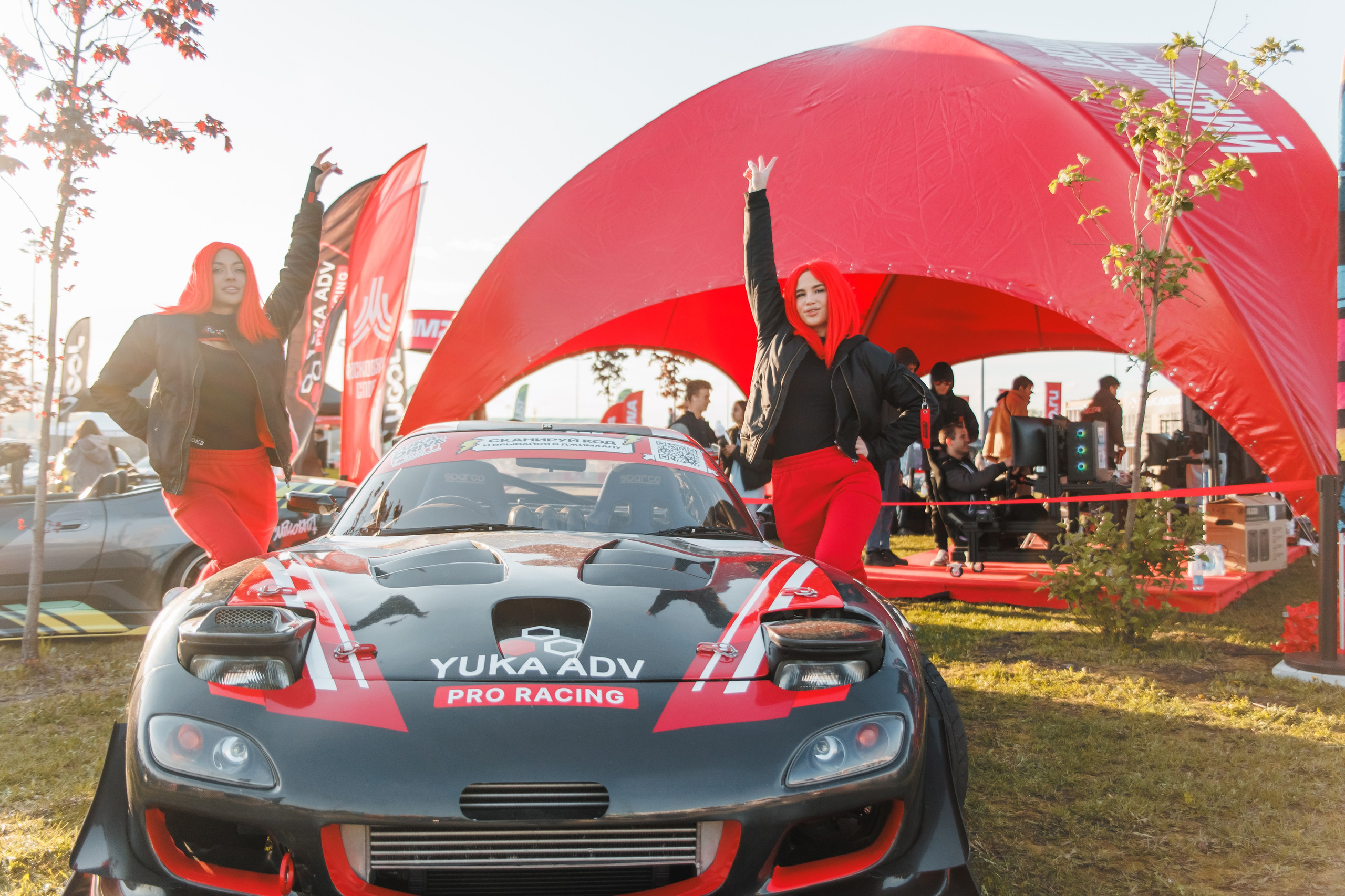 Выставка и дрифт машин. Репортажный фотограф. Москва. Алина Ланская