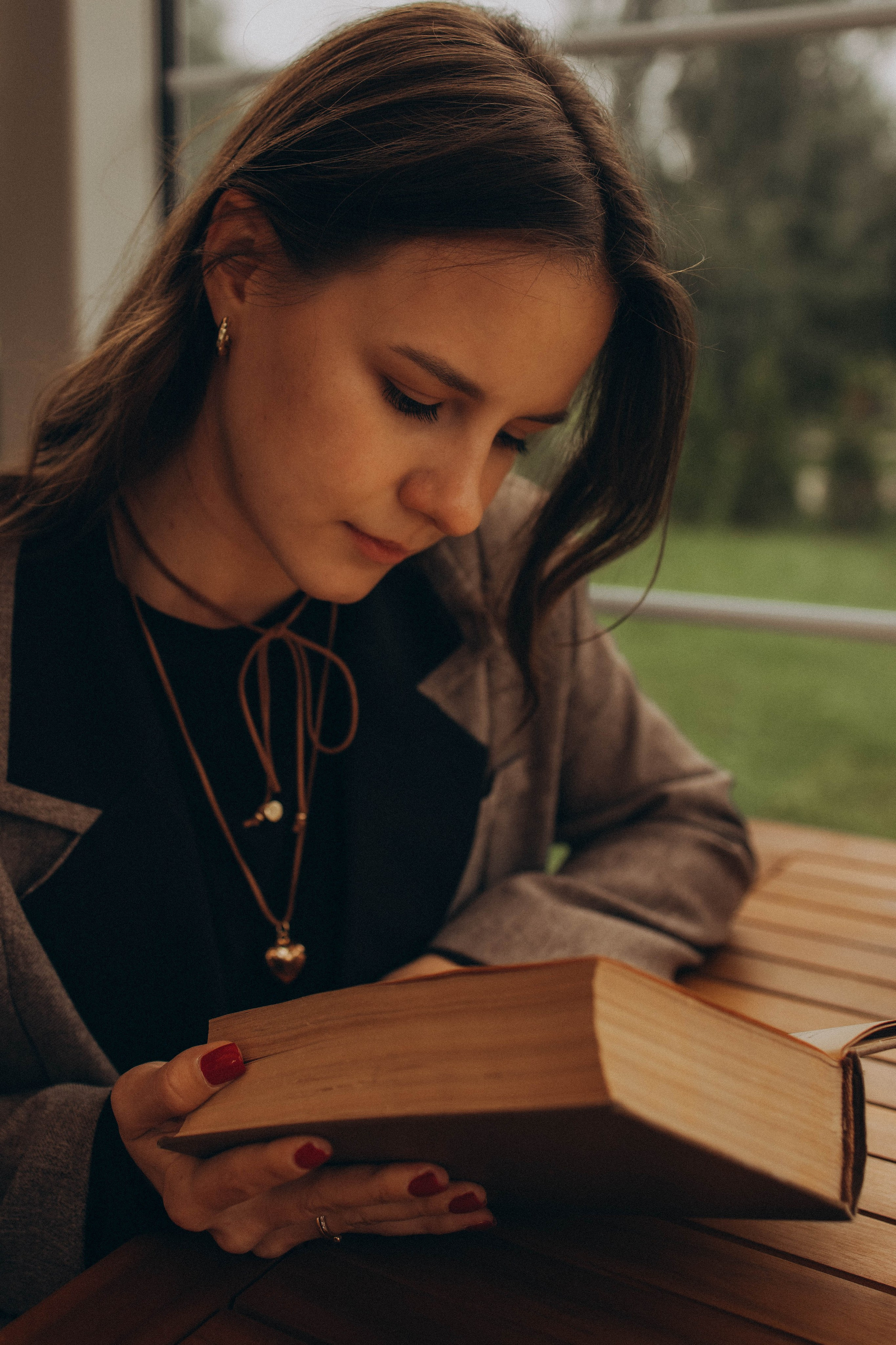 Ирина лесная библиотека. Фотограф lifestylе в Москве Пшеничная Анастасия