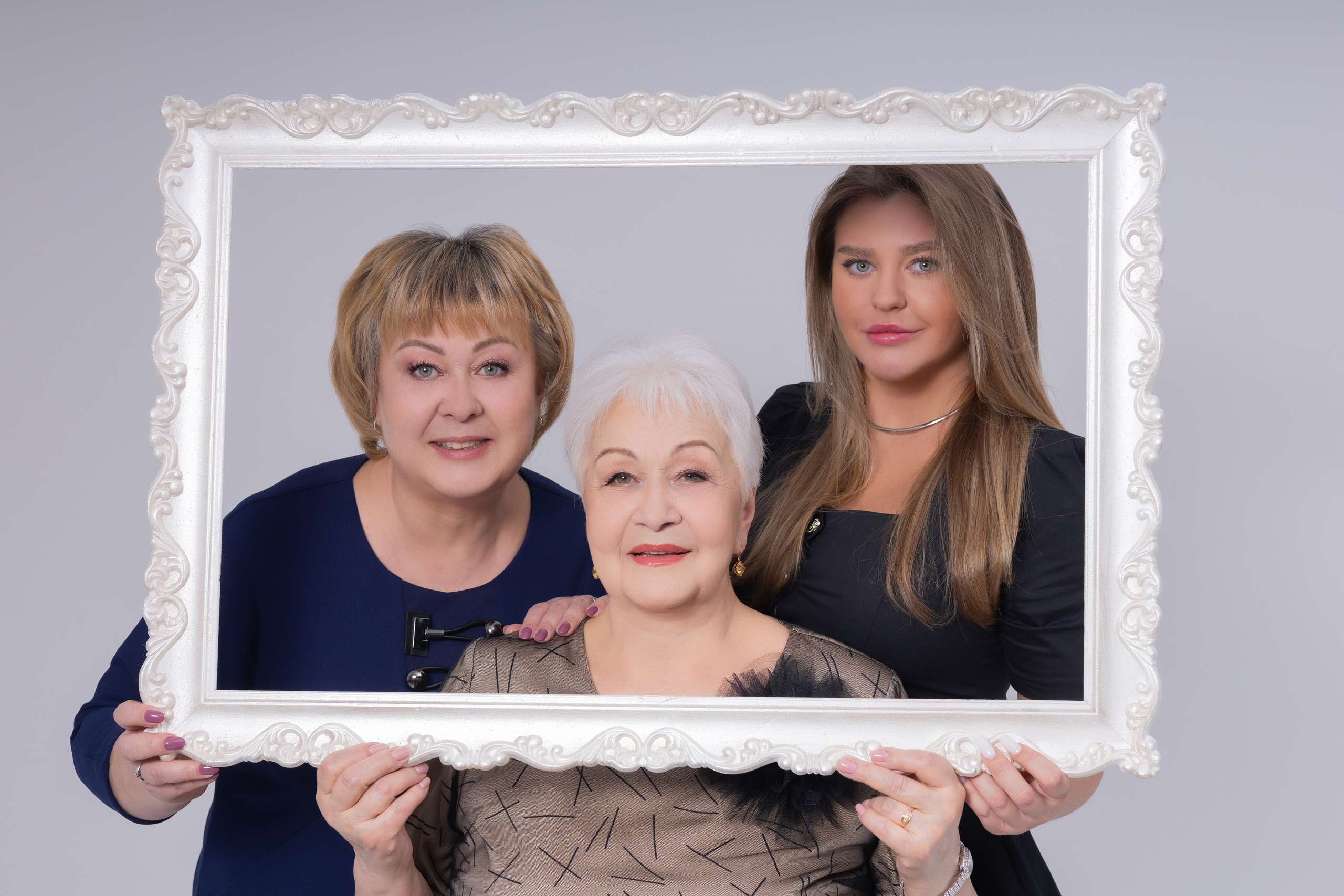 Поколения. Фотограф Julia Milton | Портреты, съемки для маркетплейсов, лавстори, съёмка беременности в Санкт-Петербурге. Обучение фотографии в Спб очно