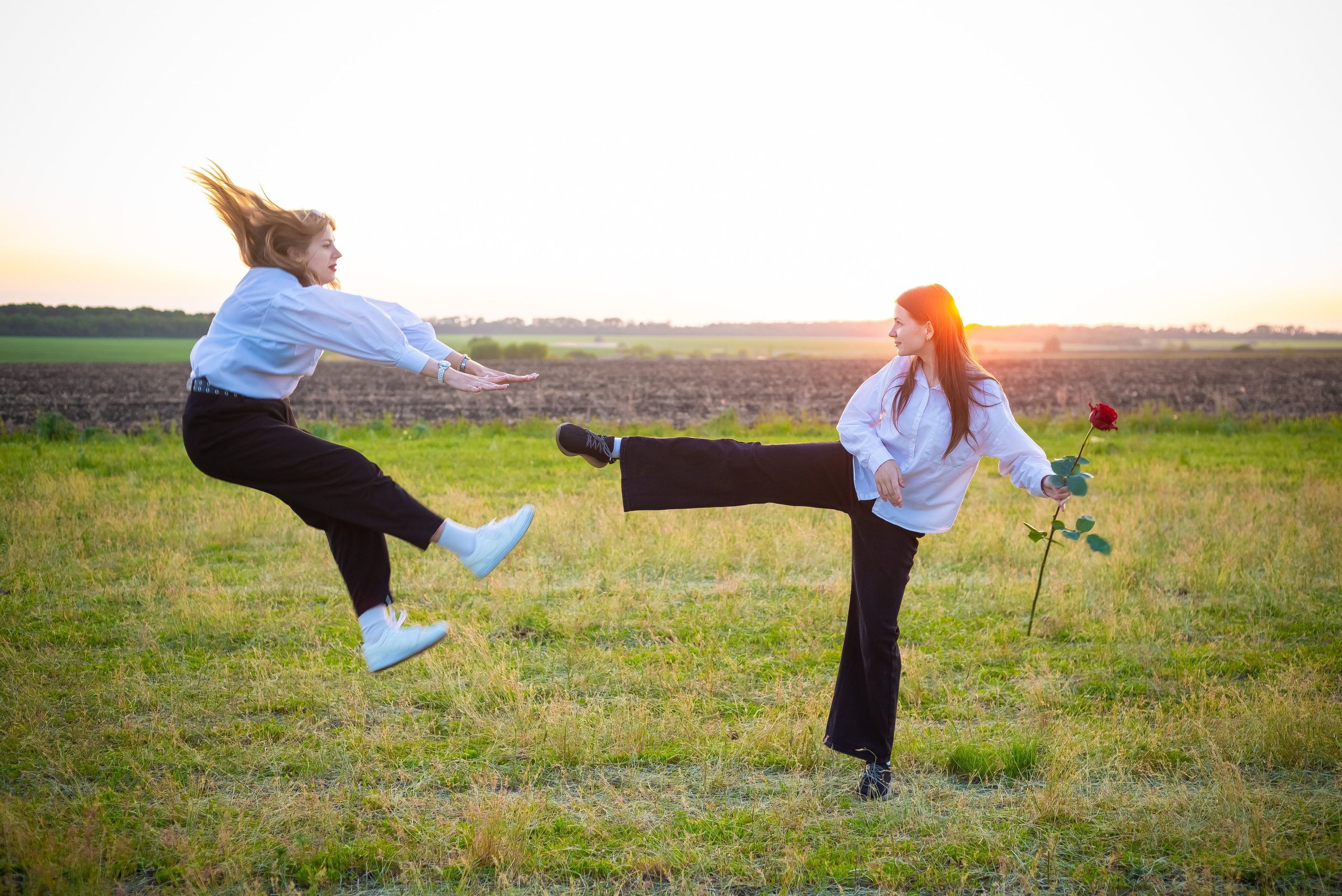 В.Хава — съемка в школе, в поле на закате. Выпускные альбомы Воронеж от Веры Соколовой