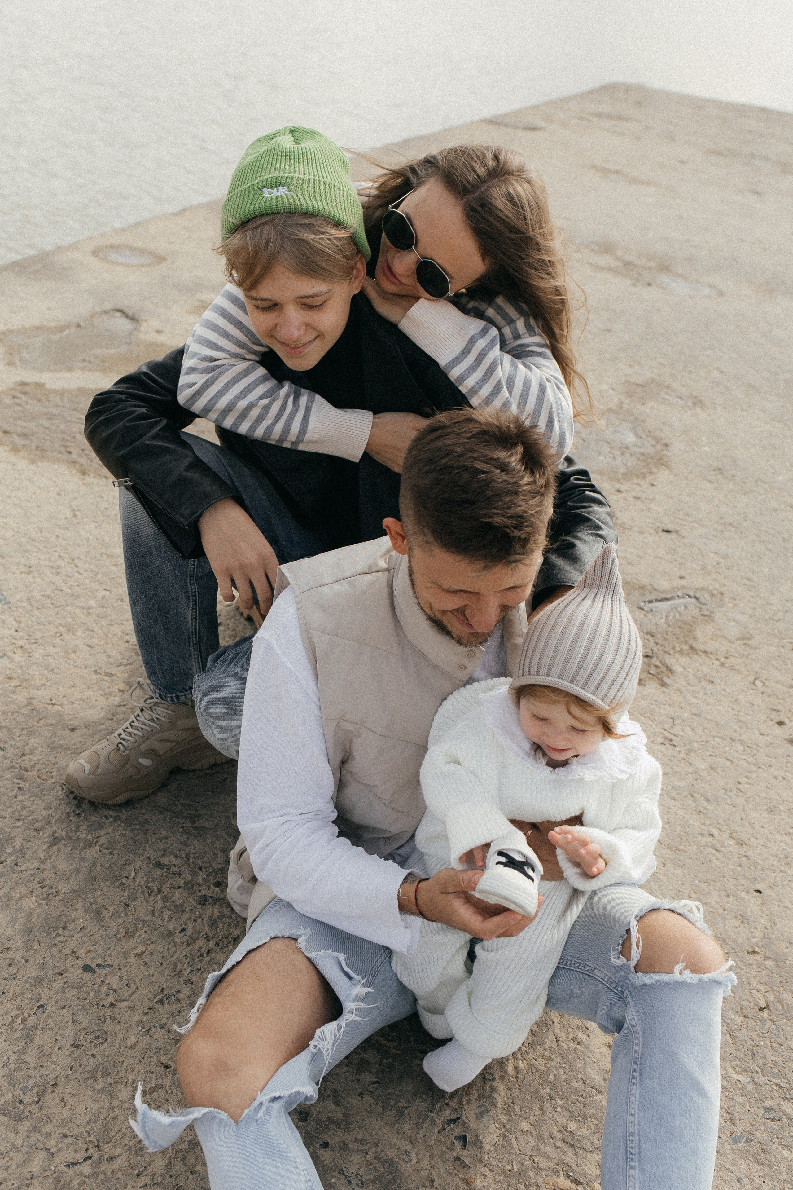 Юля, Руслан, Ярослав и Мия. Главная