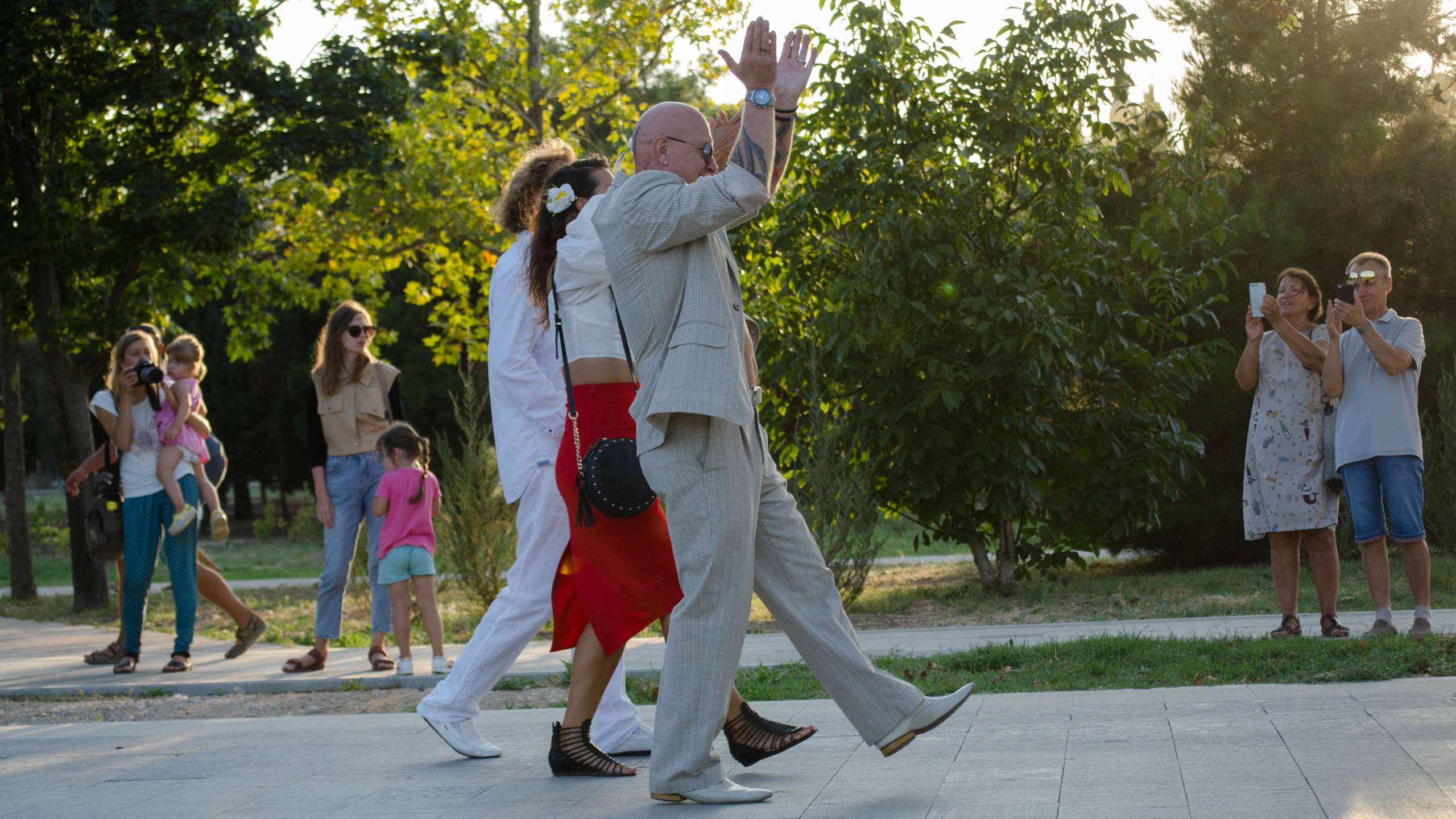 Фотограф на ваше мероприятие в Крыму | Съемка милонг и фестивалей | Илья Желдак. Профессиональная фотосъемка в Крыму. Натуральные эмоции и живые кадры. Забронируйте дату прямо сейчас!