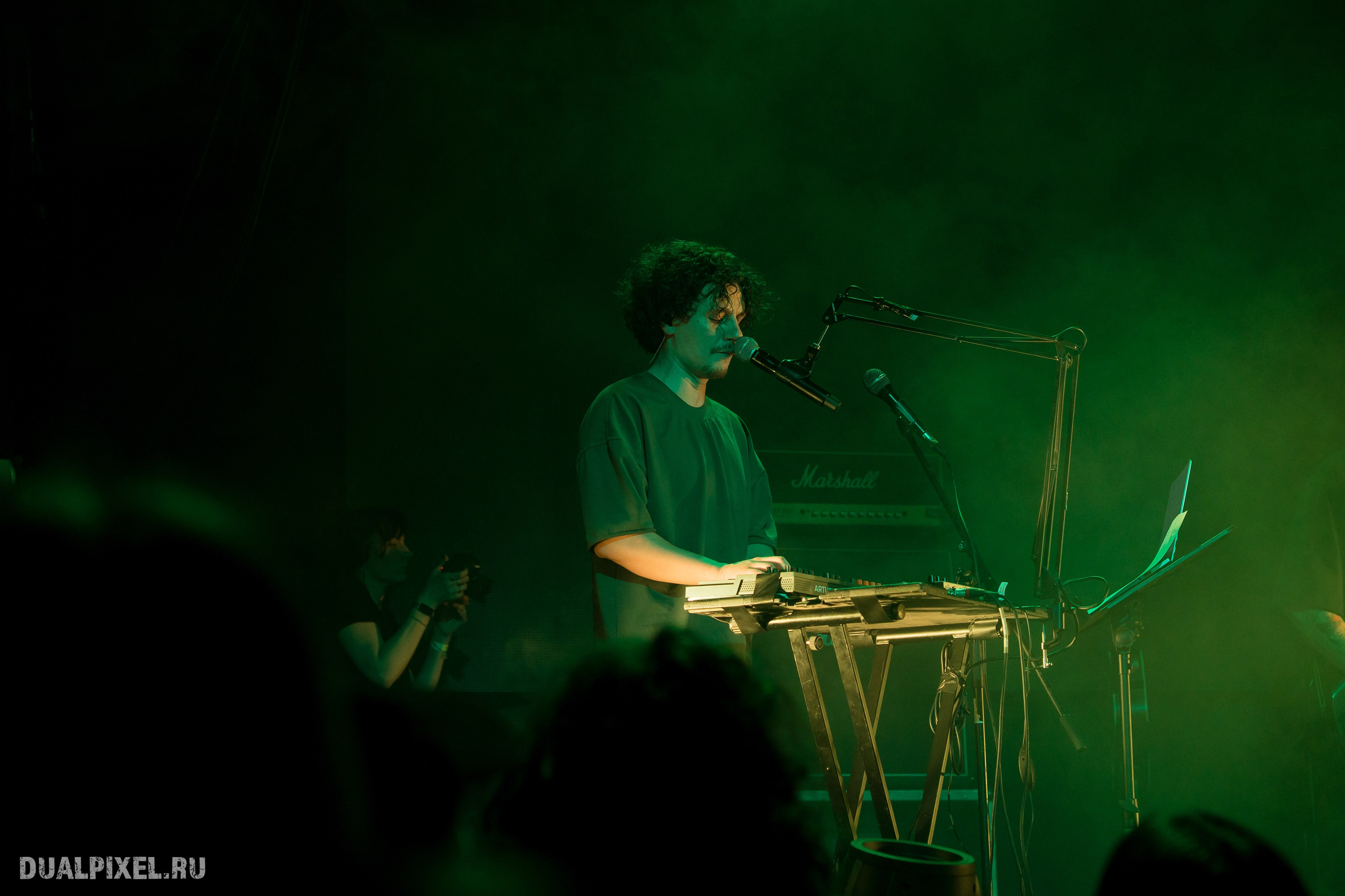 DenDerty концерт в Москве 30.03.2025. Магия музыки в кадре: Концертная Фотография