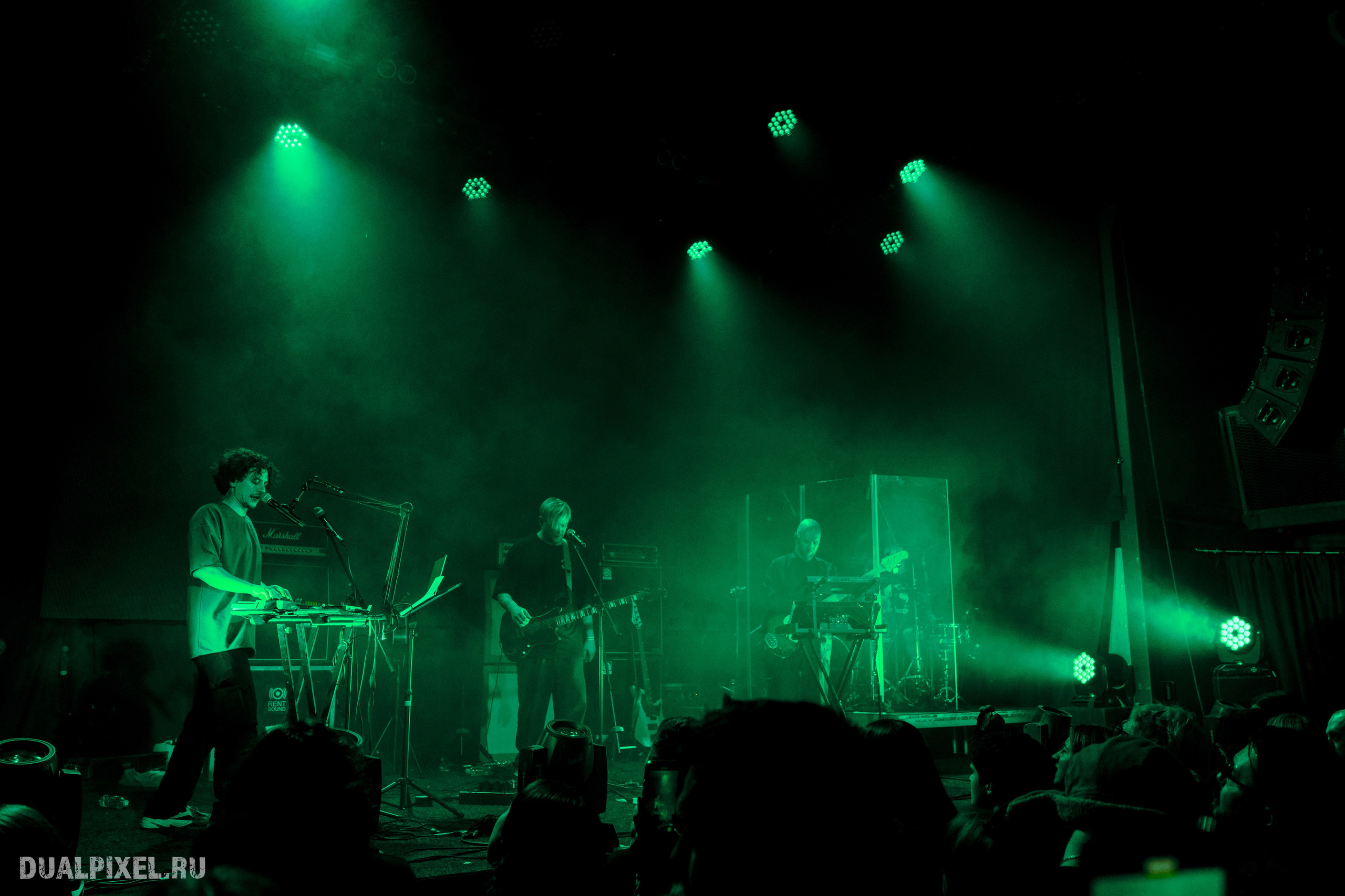 DenDerty концерт в Москве 30.03.2025. Магия музыки в кадре: Концертная Фотография