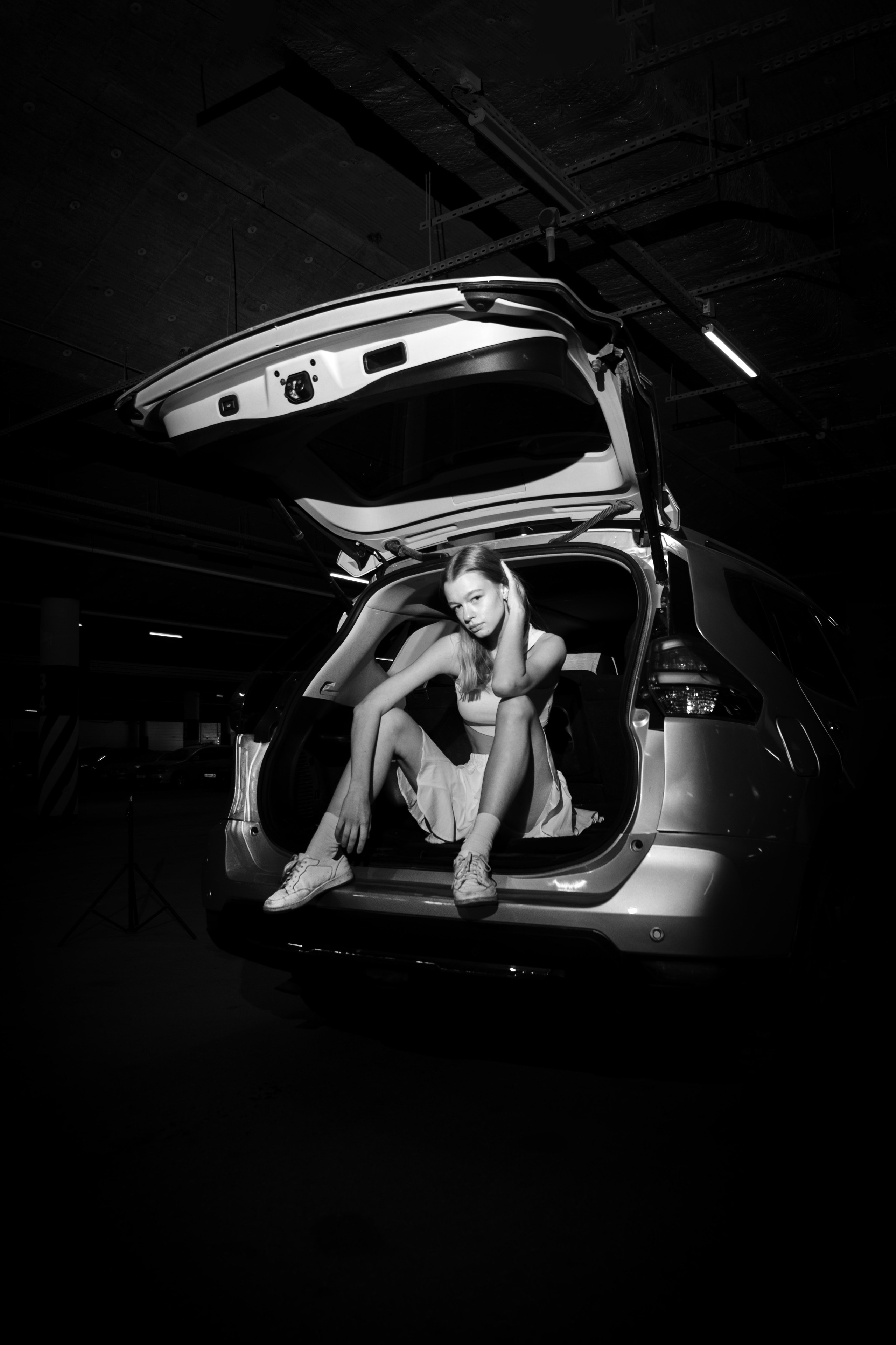 Фотосессия на парковке. Женский фотограф в Новосибирске Вячеслав Семакин