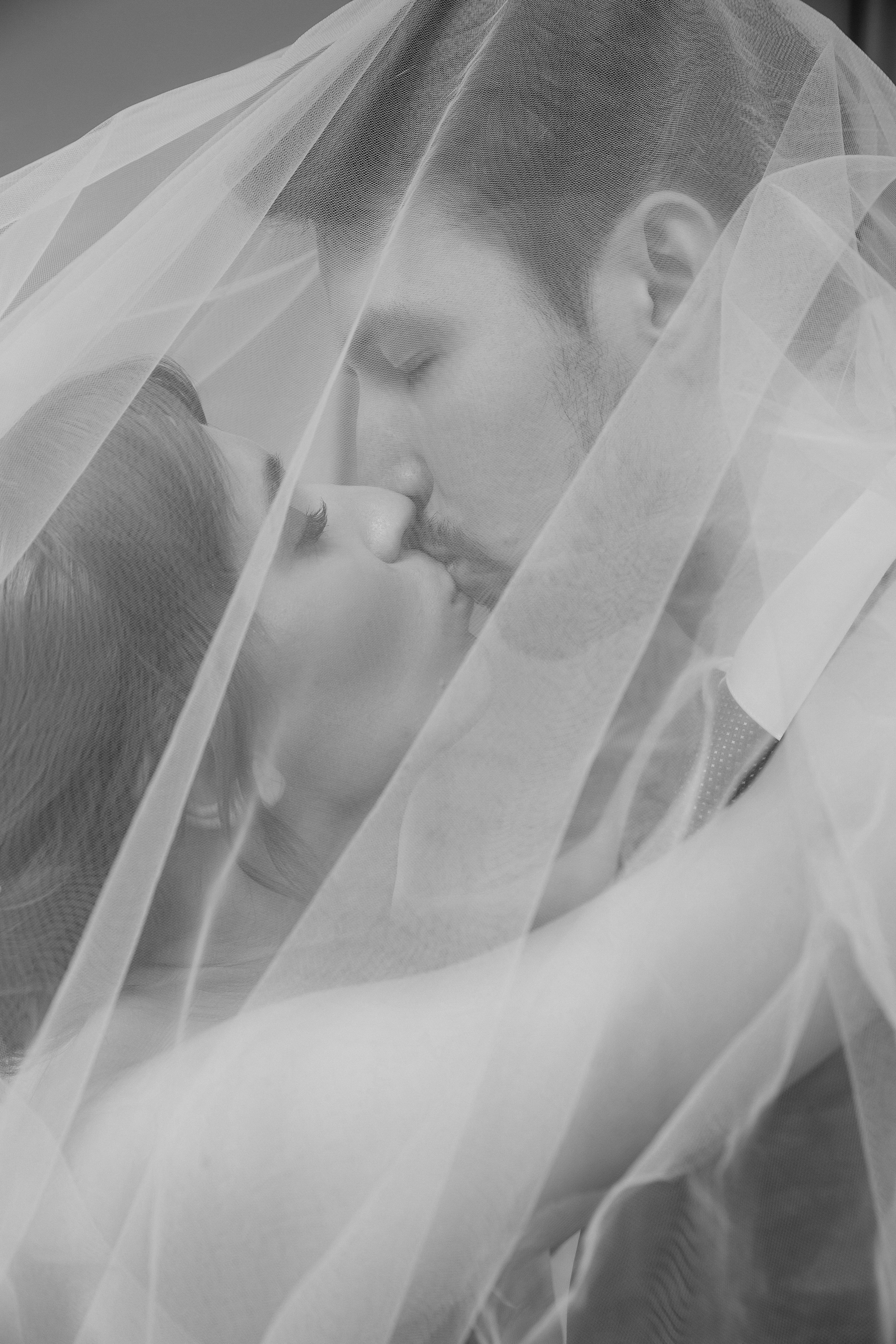 Первый ЗАГС и Фотосессия на Витебском в апреле. Свадебный фотограф в Санкт-Петербурге Вика Стукачева