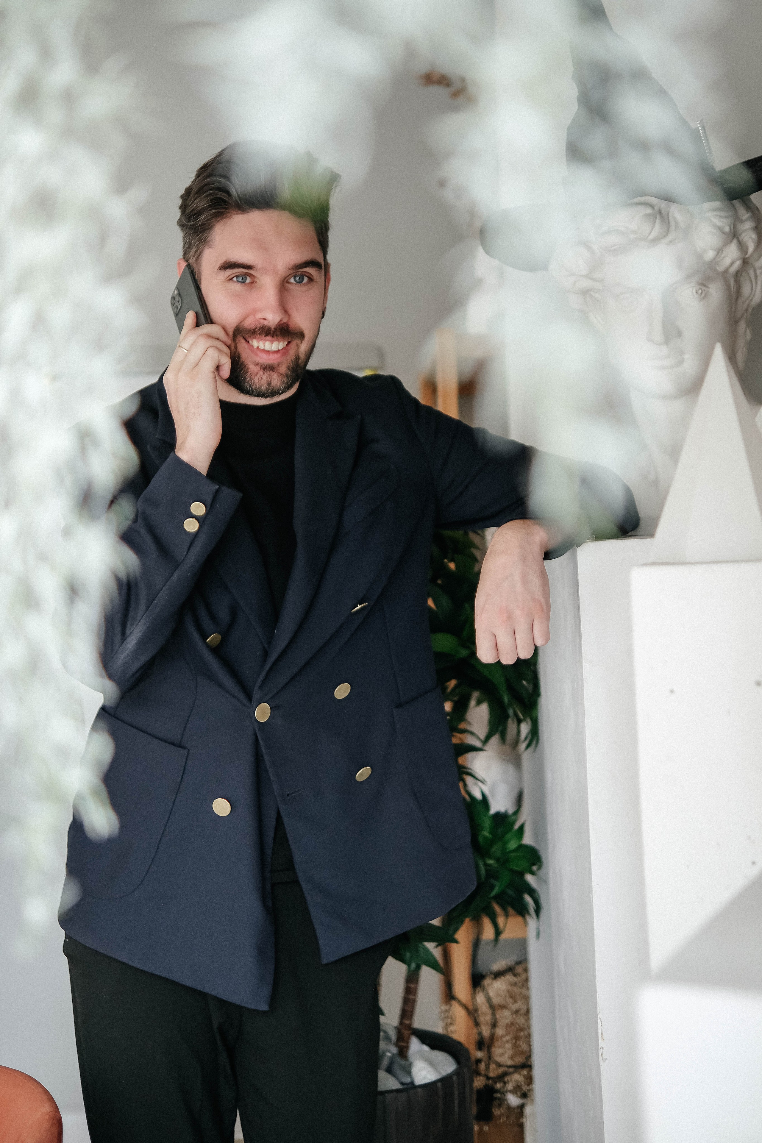 Съемка на визитки сотрудников агенства недвижимости + лайф фото. Главная