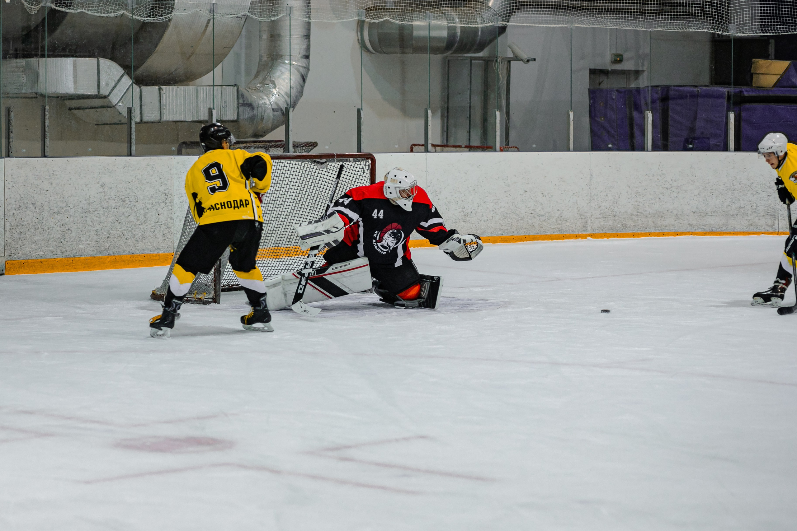 Ночная Хоккейная Лига. Фотограф Неверова Катерина