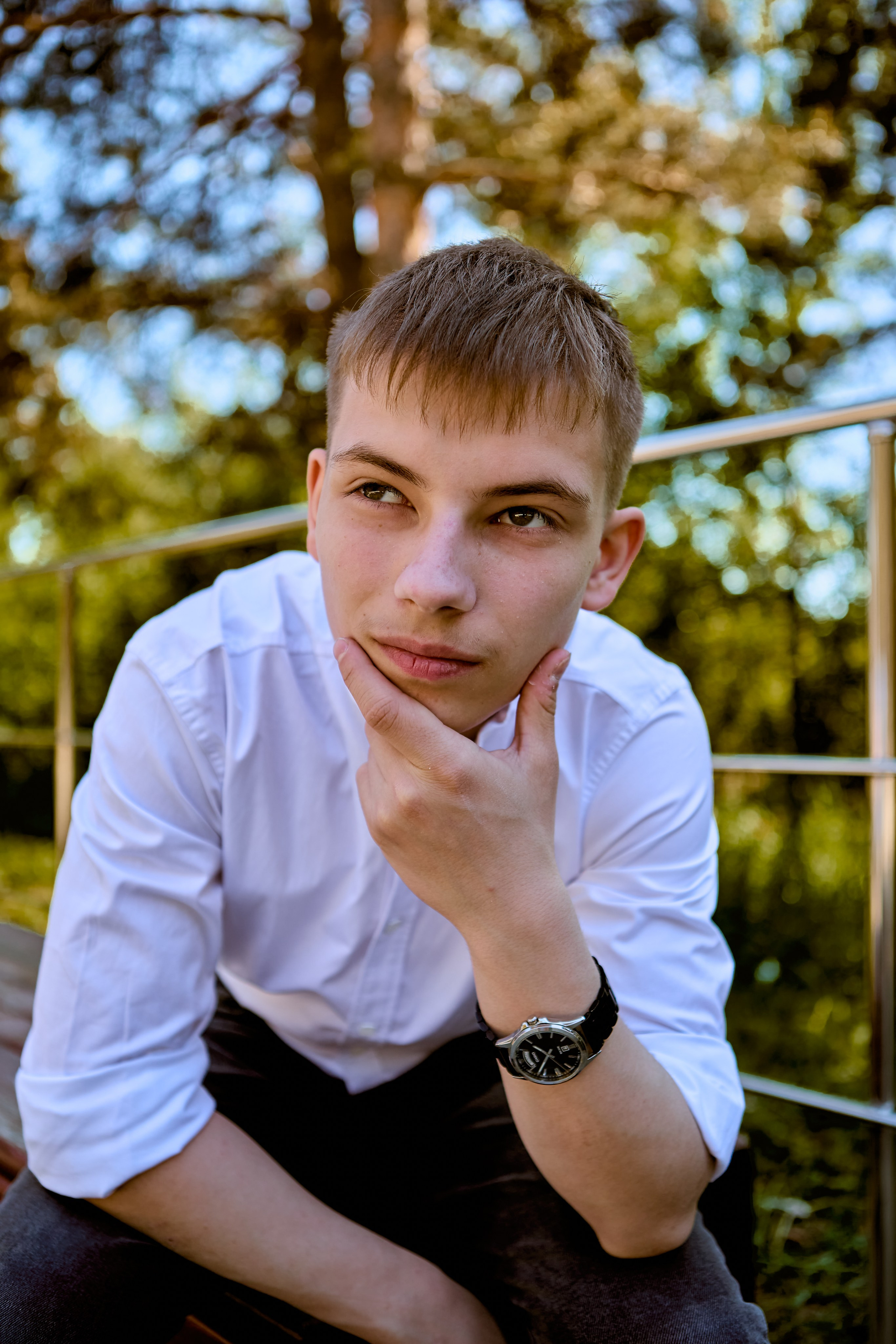 Портрет девятиклассника — трогательный момент юности и надежд, фото Николая Голованова, г. Дзержинск.