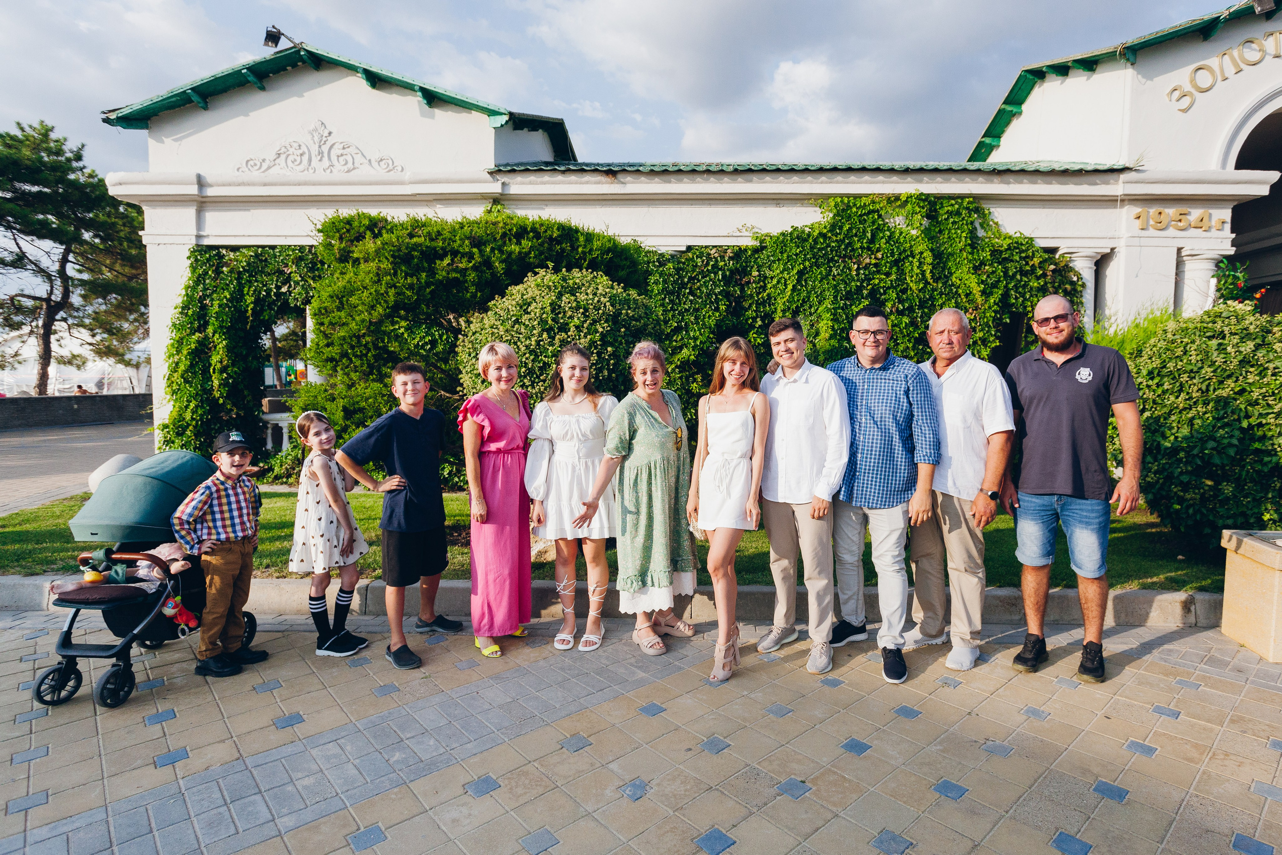 День рождение в уютном ресторане. Фотограф Денис Денисов