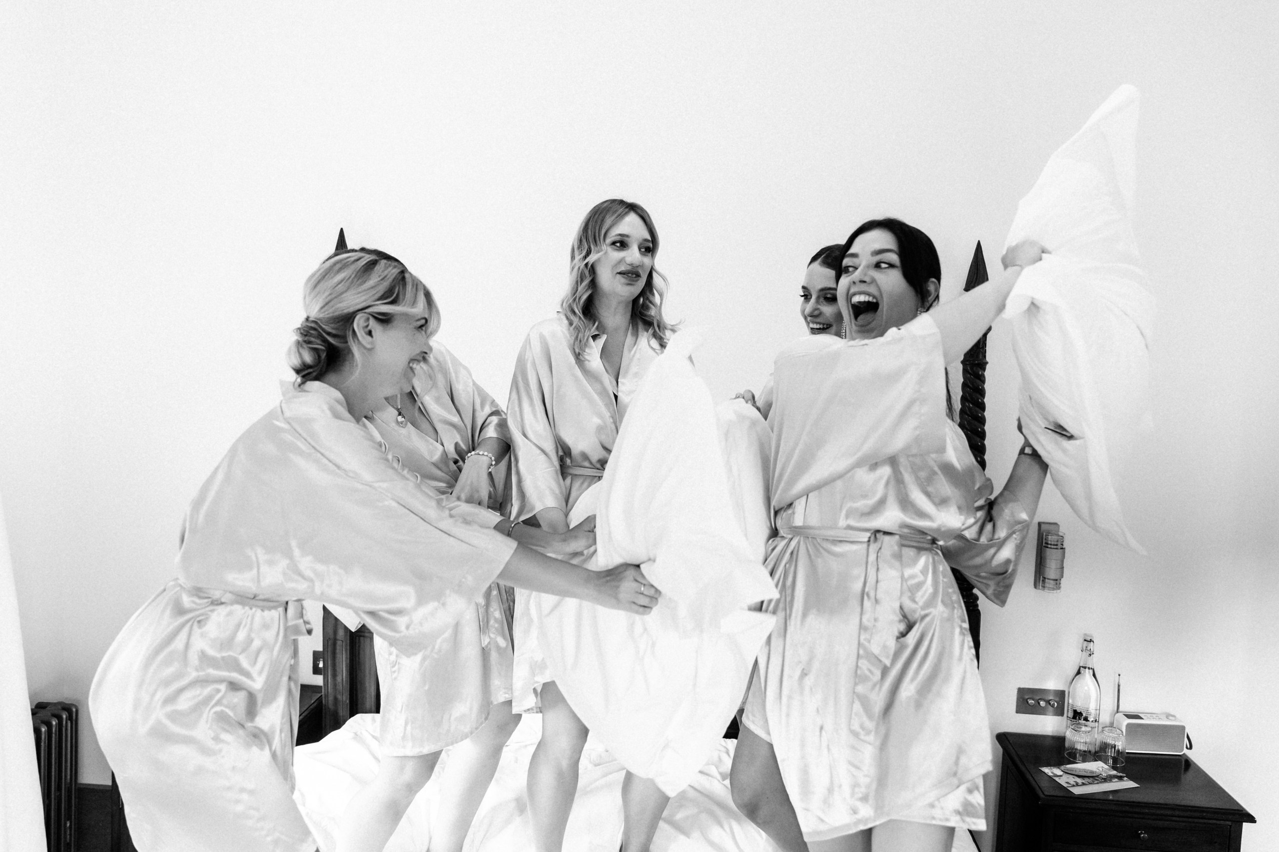 Ana & Tom Wedding at Notley Abbey. Moments Catchers — Wedding Photography & Video Duo in London