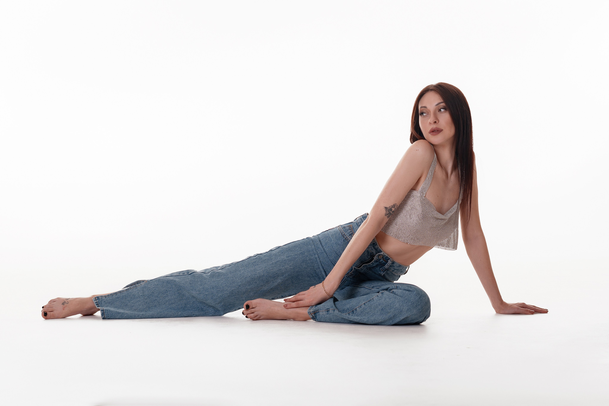 Минималистичная фотосессия в фотостудии