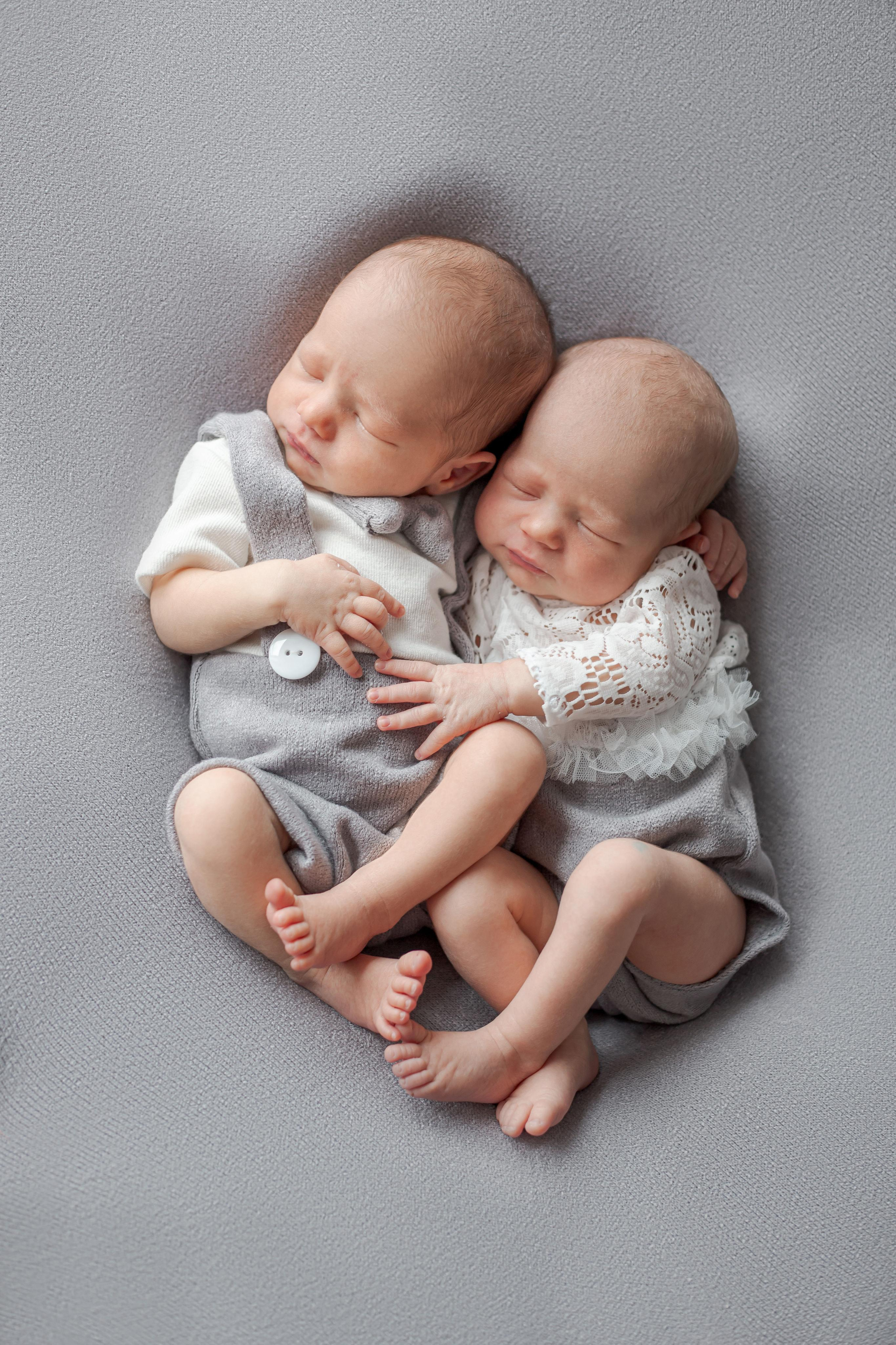 Двойни/близнецы. Детский фотограф в Москве и Московской области