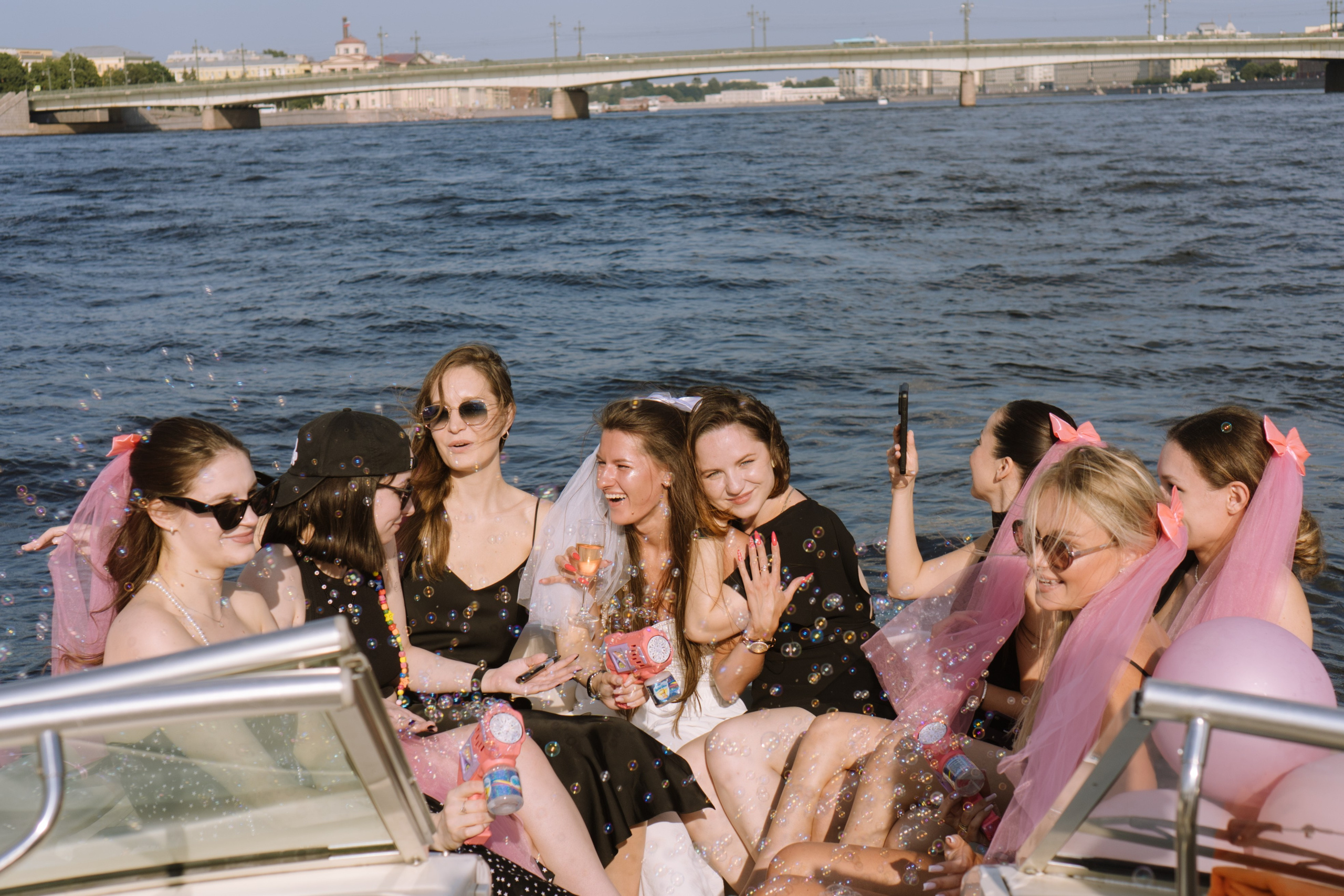 ДЕВИЧНИК НА КАТЕРЕ. Профессиональный фотограф, Санкт-Петербург — Виктория Богомолова