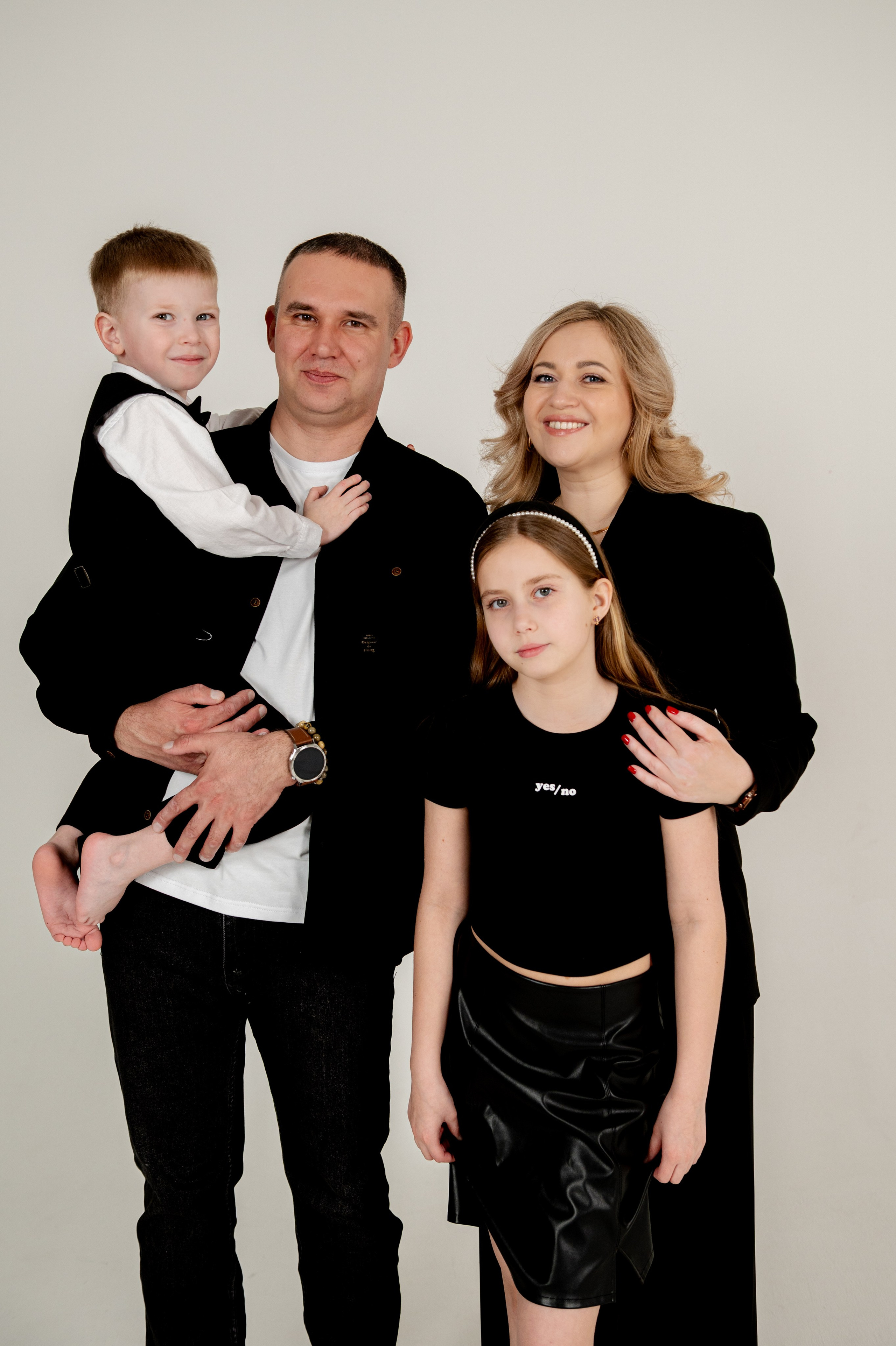 | мама, папа, дочка и сын |. Свадебный и портретный фотограф в Казани